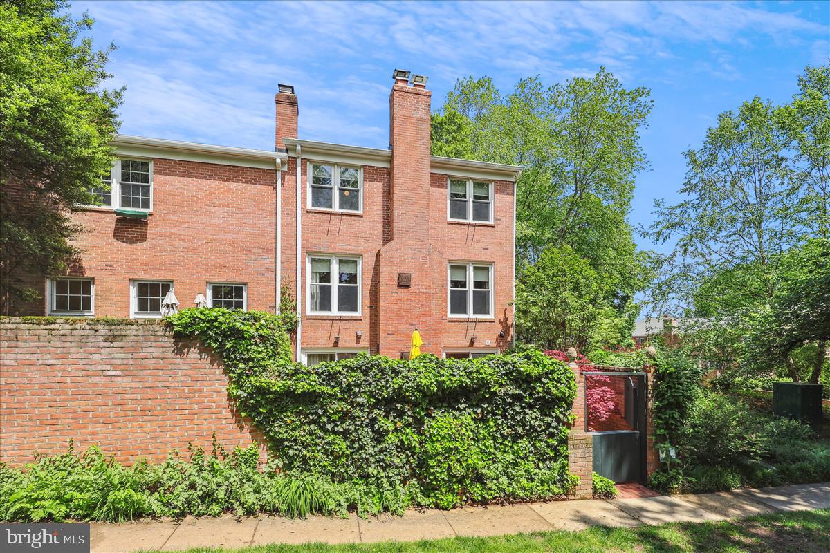 WESTMORELAND SQUARE - Residential