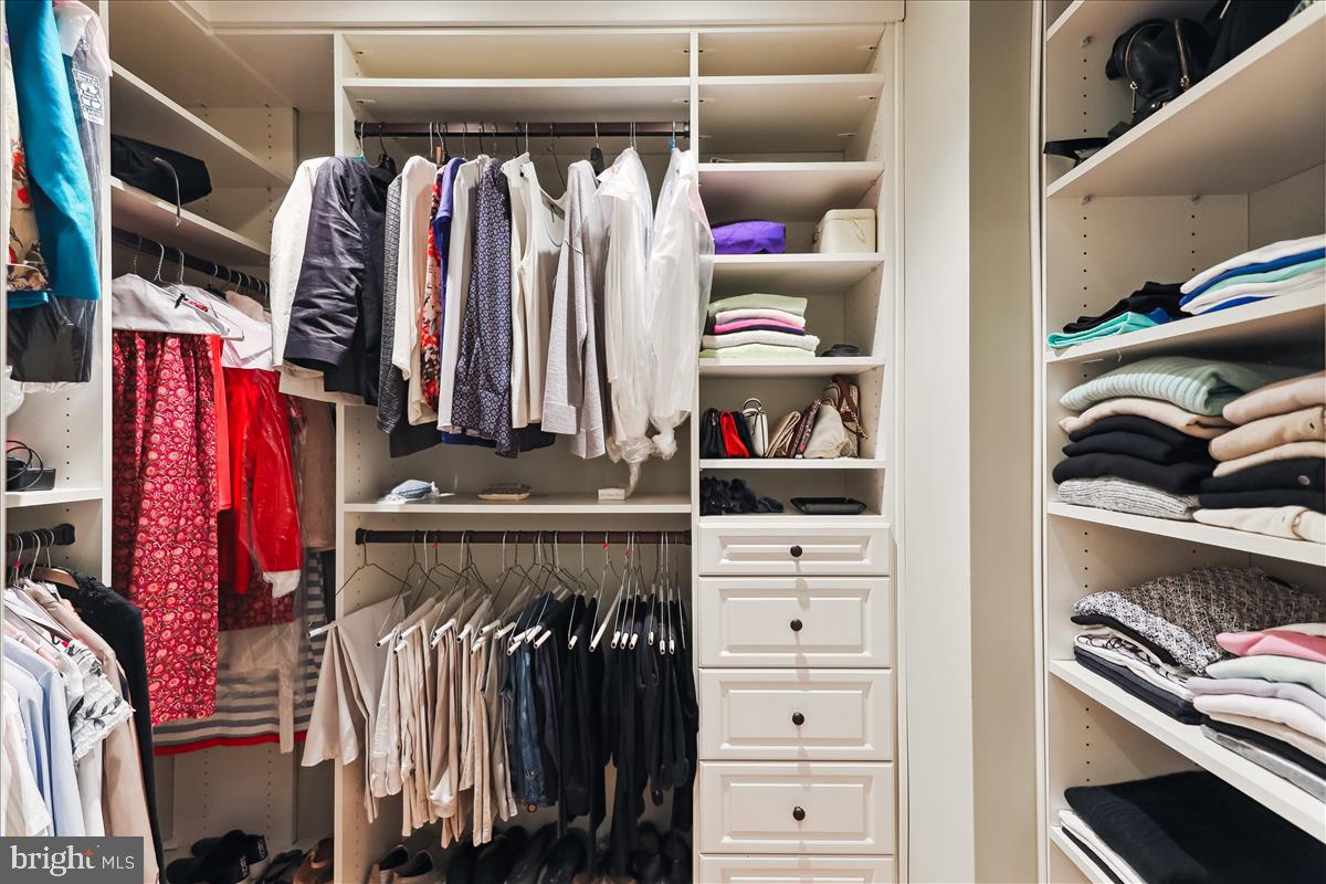 WESTMORELAND SQUARE - Residential