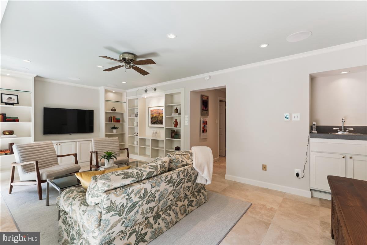 WESTMORELAND SQUARE - Residential