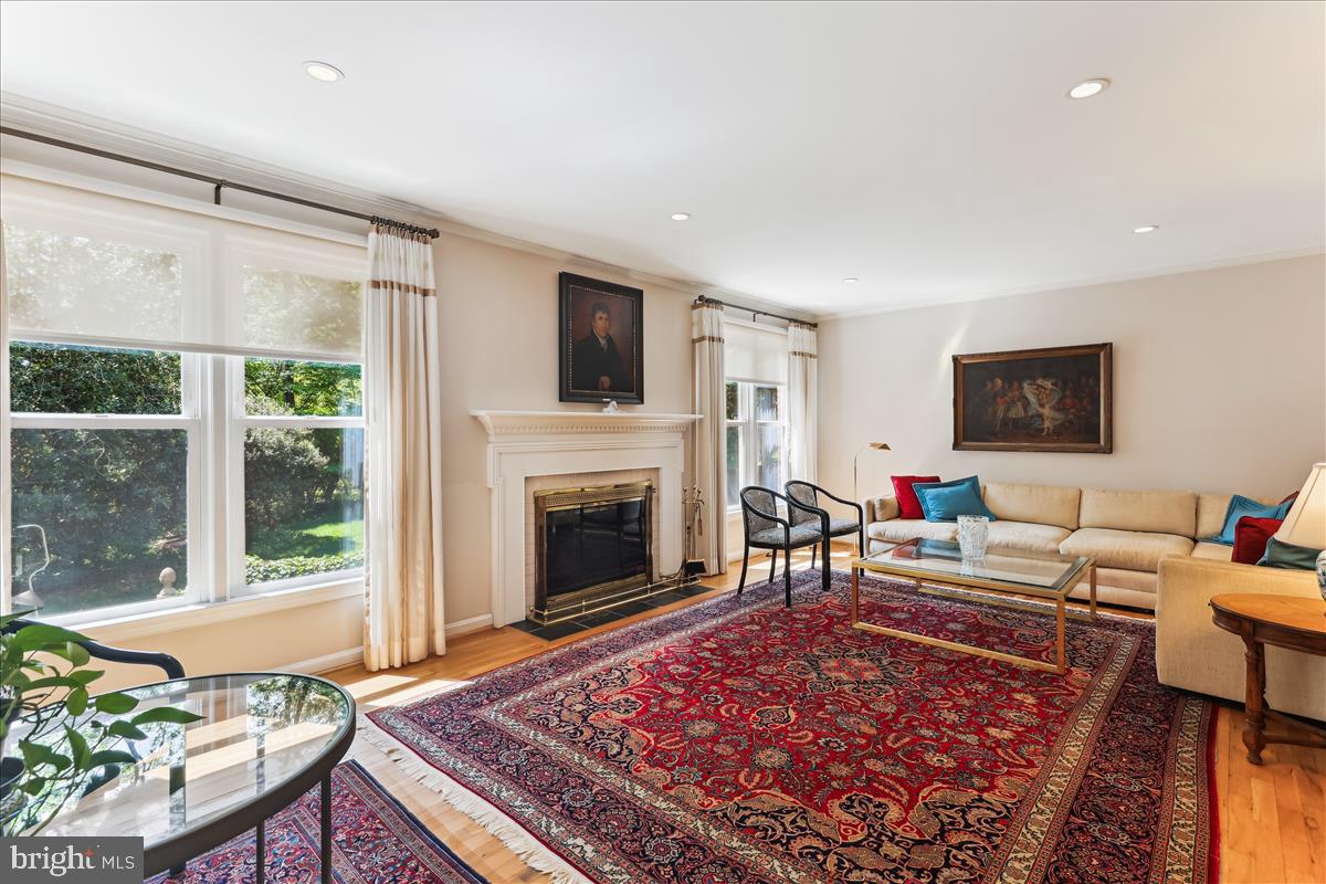 WESTMORELAND SQUARE - Residential