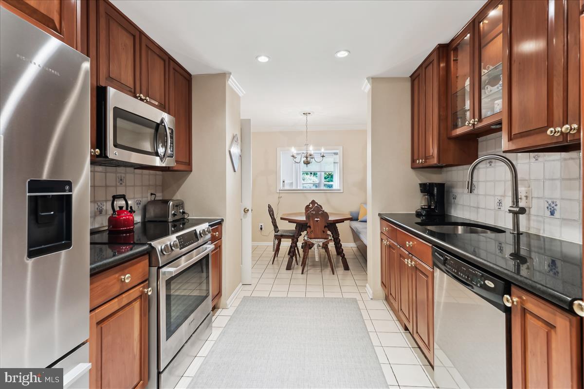 WESTMORELAND SQUARE - Residential