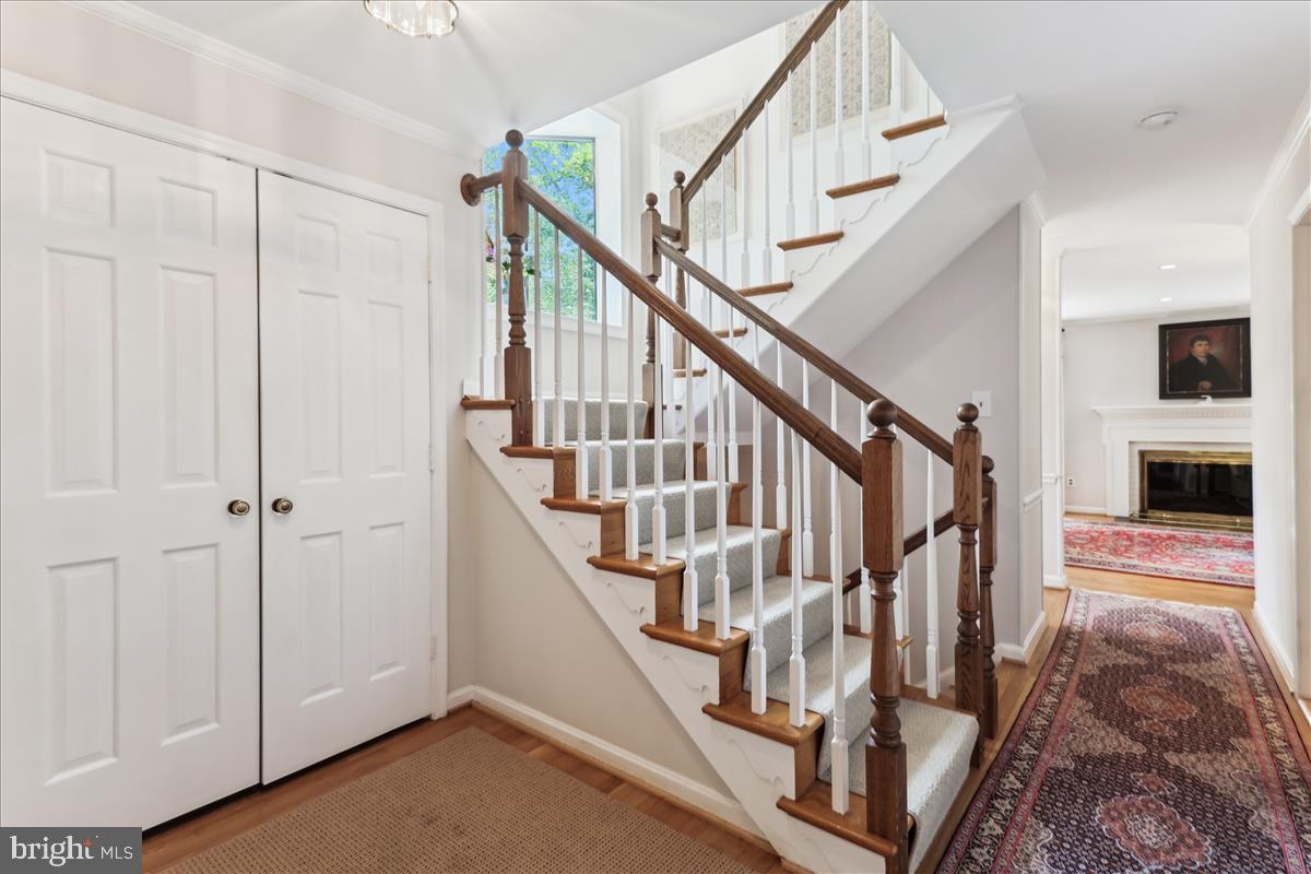 2073 HOPEWOOD DRIVE