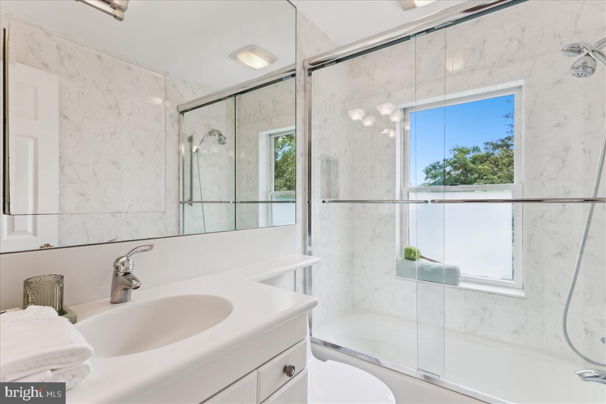 WESTMORELAND SQUARE - Residential