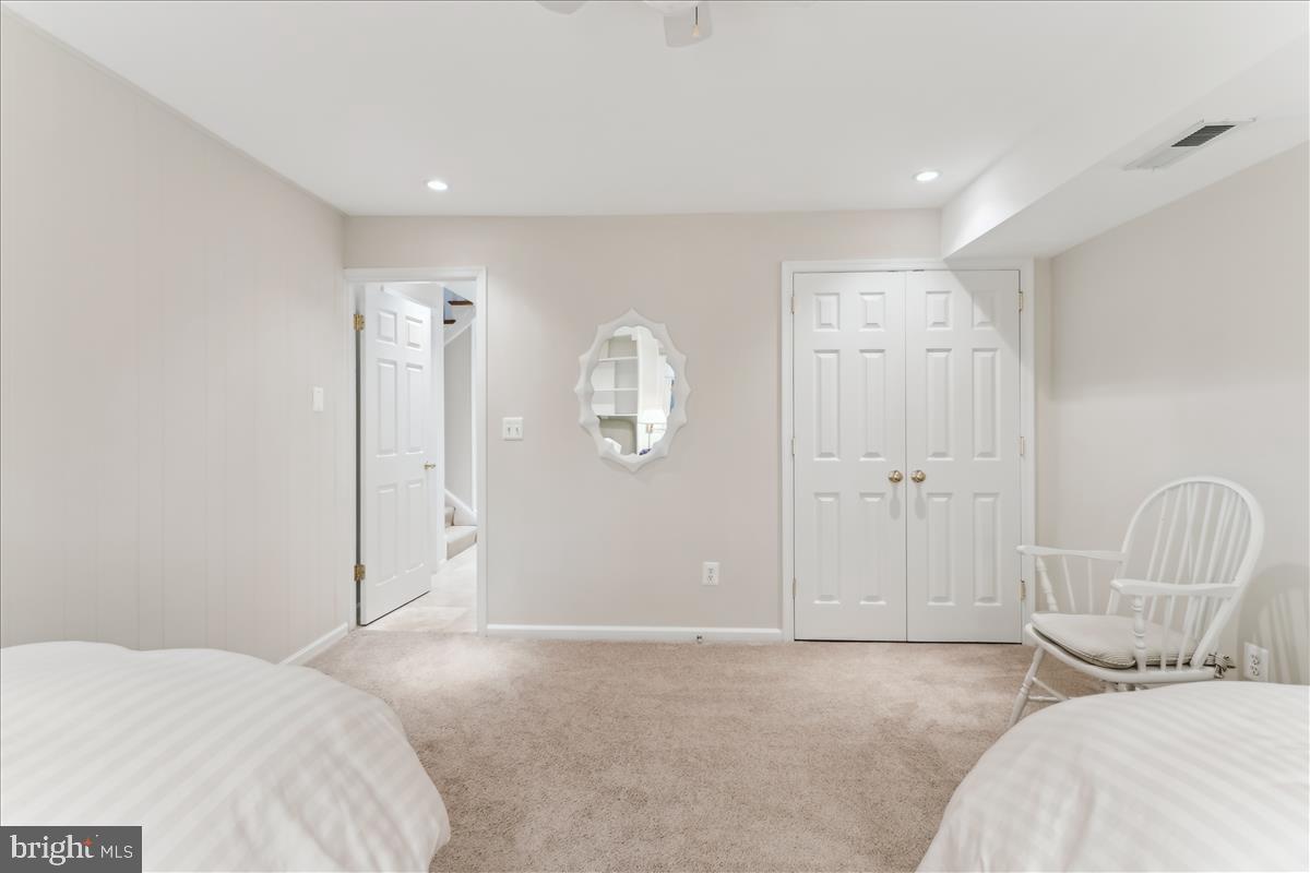 WESTMORELAND SQUARE - Residential