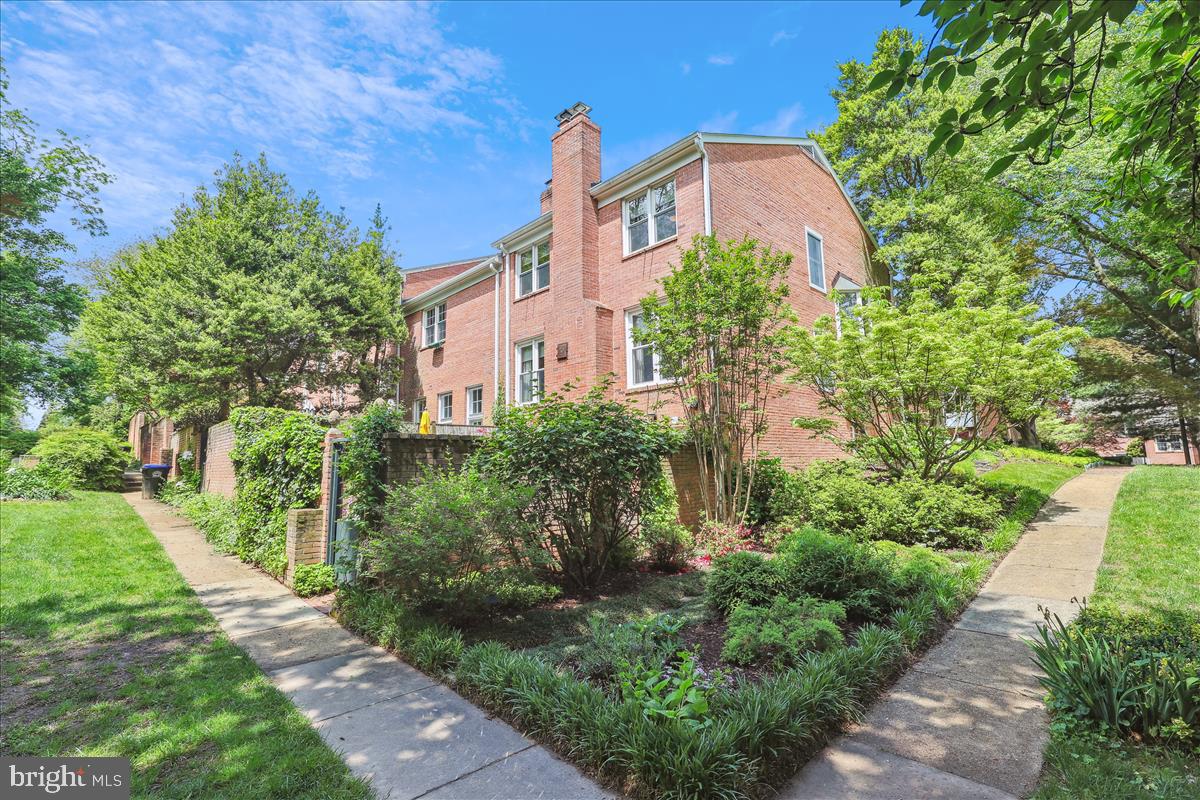 WESTMORELAND SQUARE - Residential