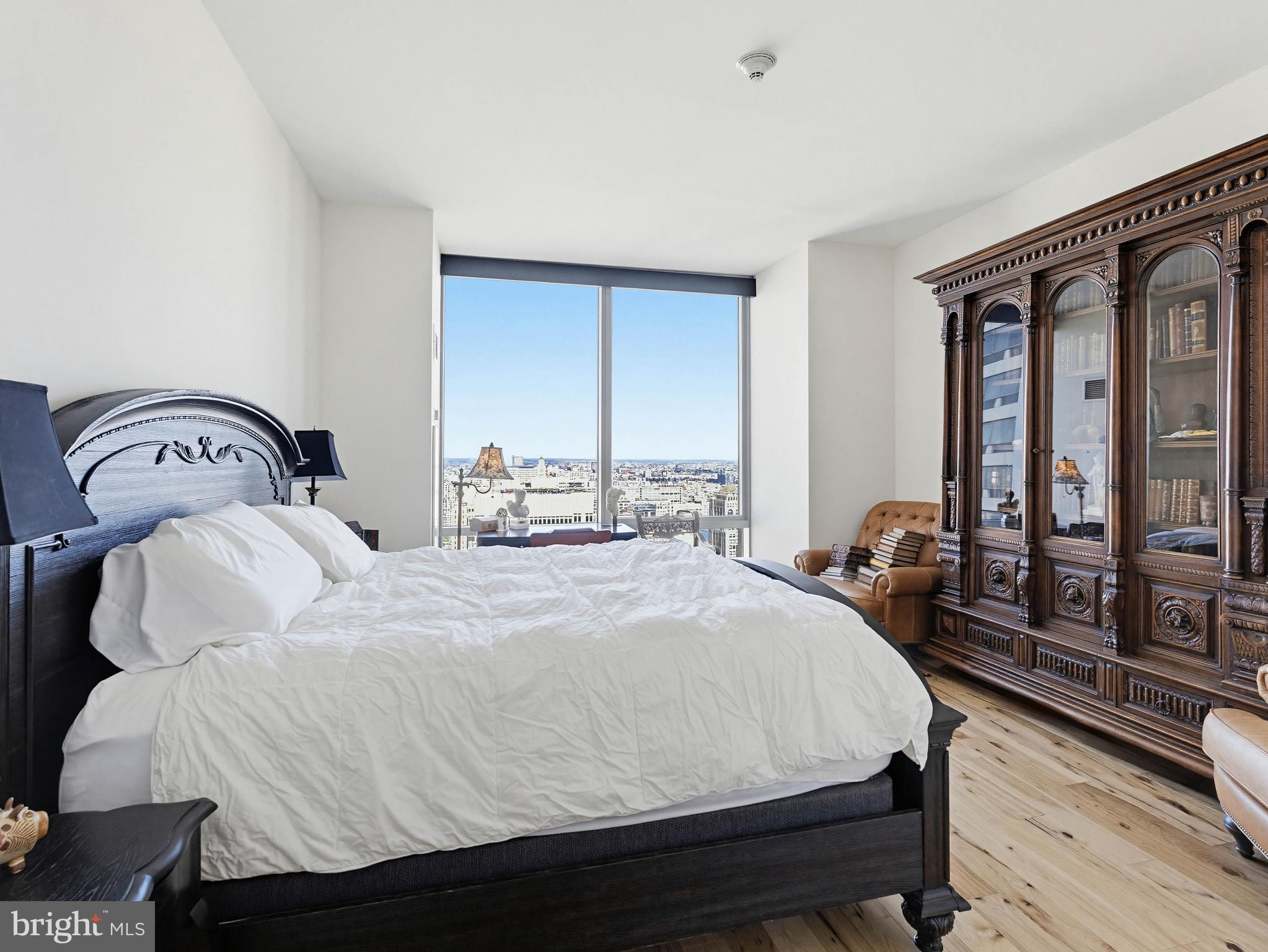 AVENUE OF THE ARTS - Residential