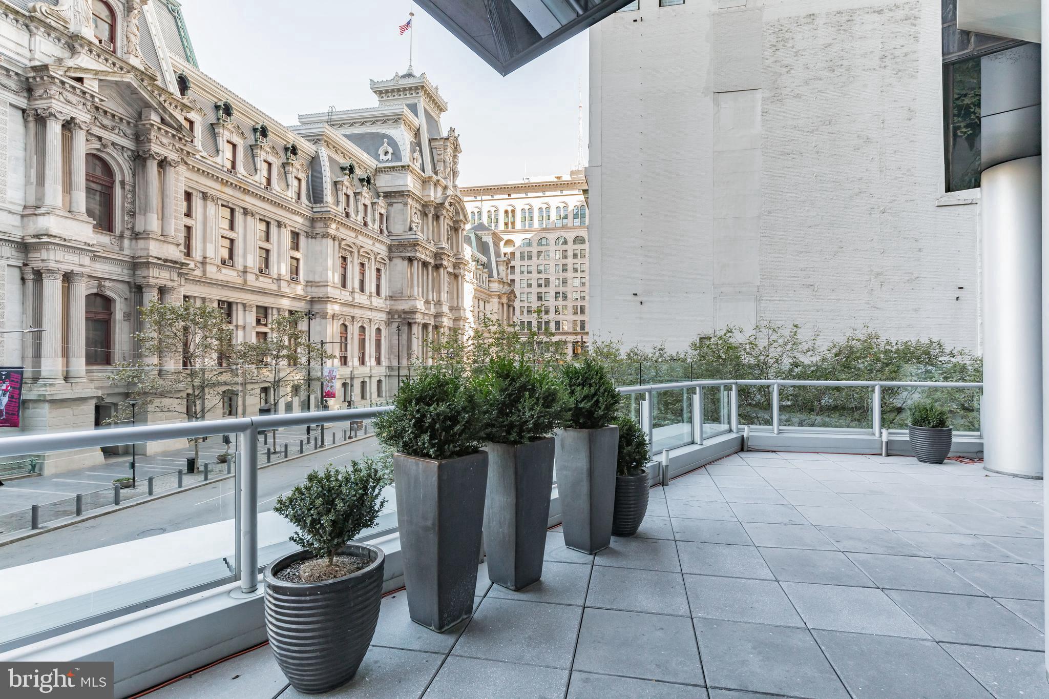 AVENUE OF THE ARTS - Residential