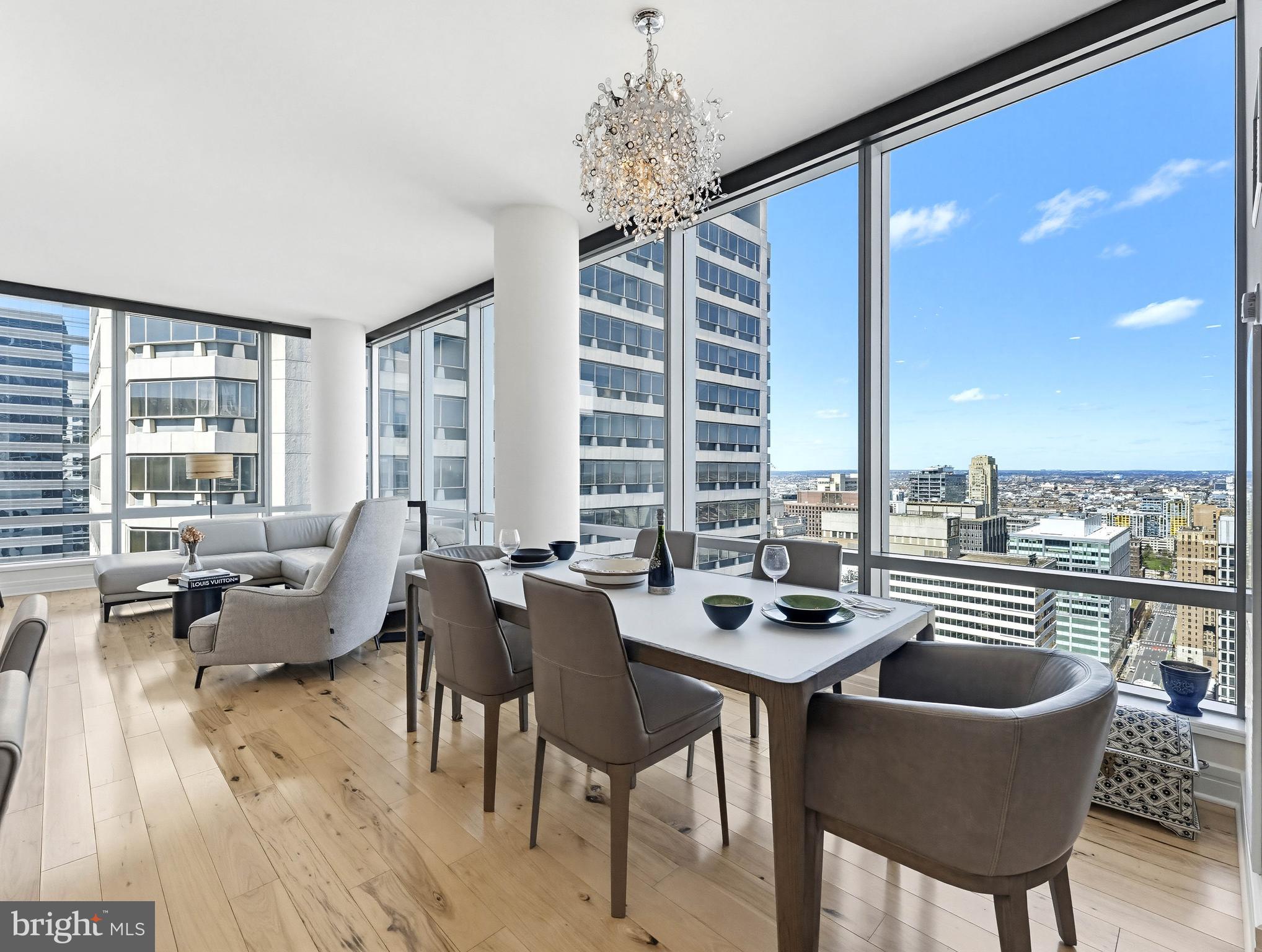 AVENUE OF THE ARTS - Residential