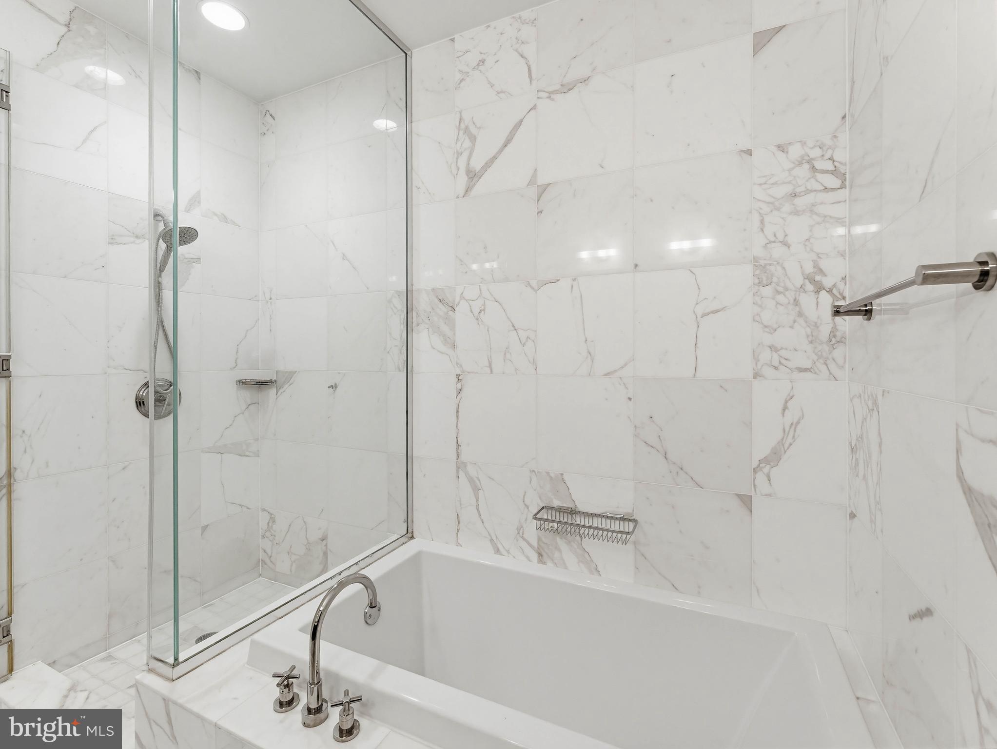 AVENUE OF THE ARTS - Residential