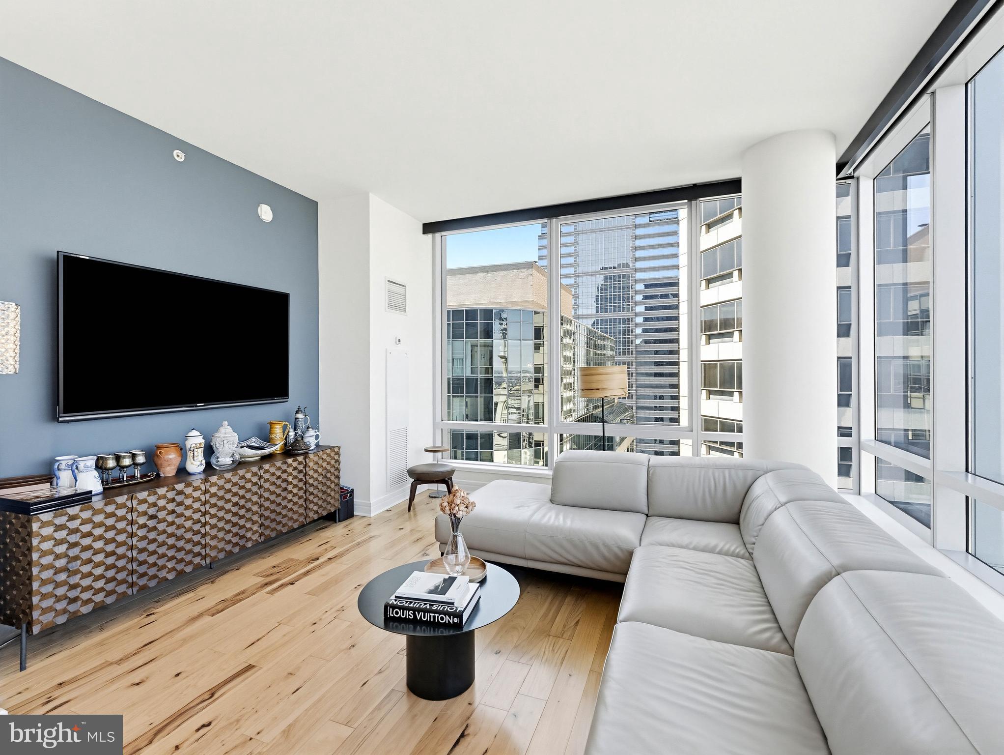 1414 S PENN SQUARE 32F