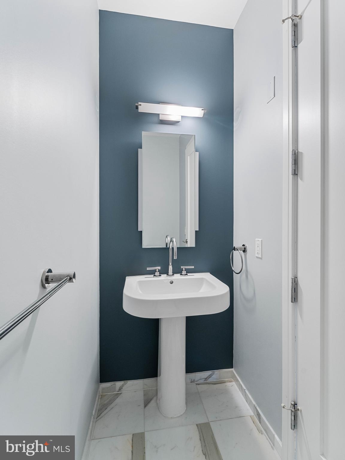 AVENUE OF THE ARTS - Residential