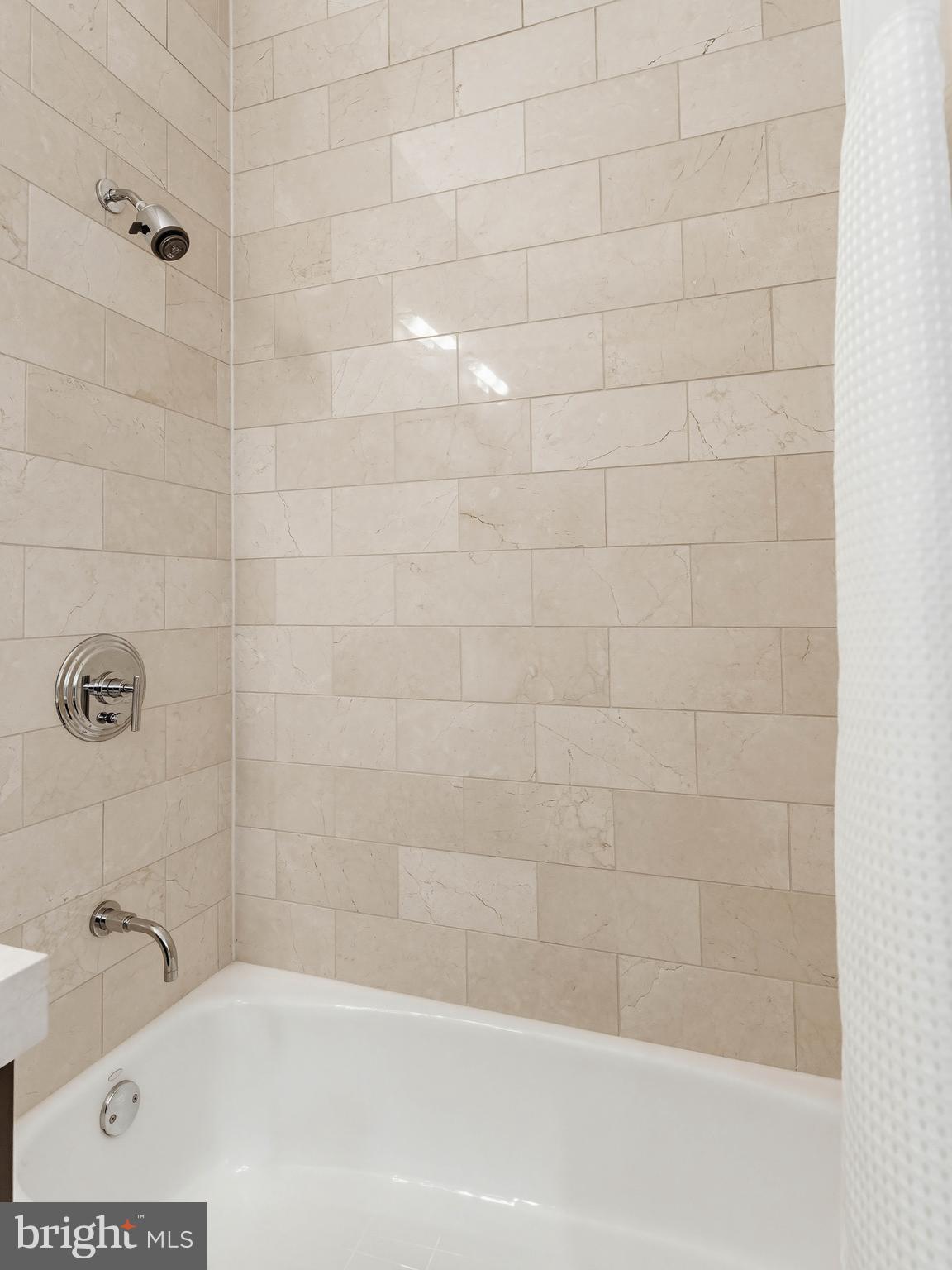 AVENUE OF THE ARTS - Residential