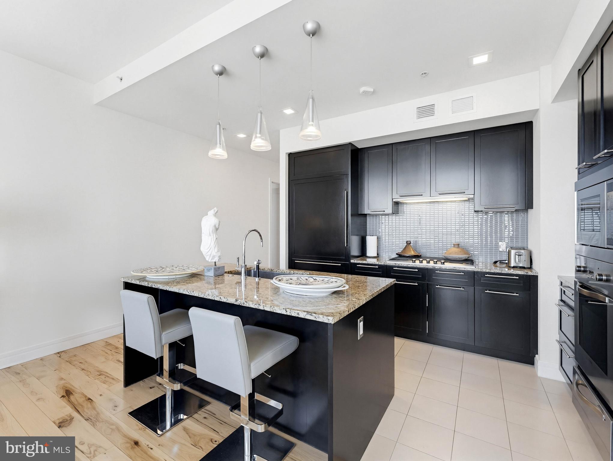 AVENUE OF THE ARTS - Residential