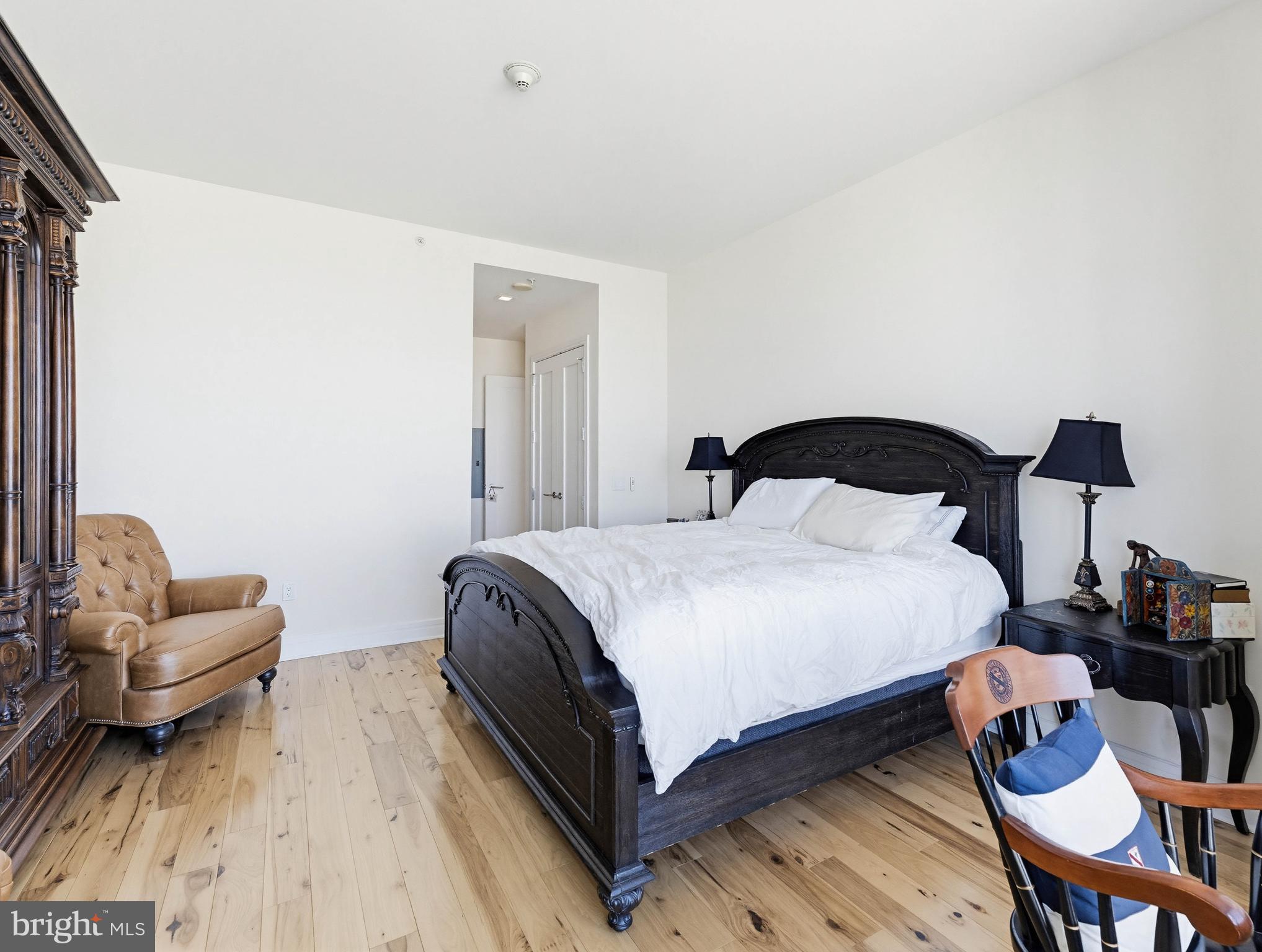 AVENUE OF THE ARTS - Residential