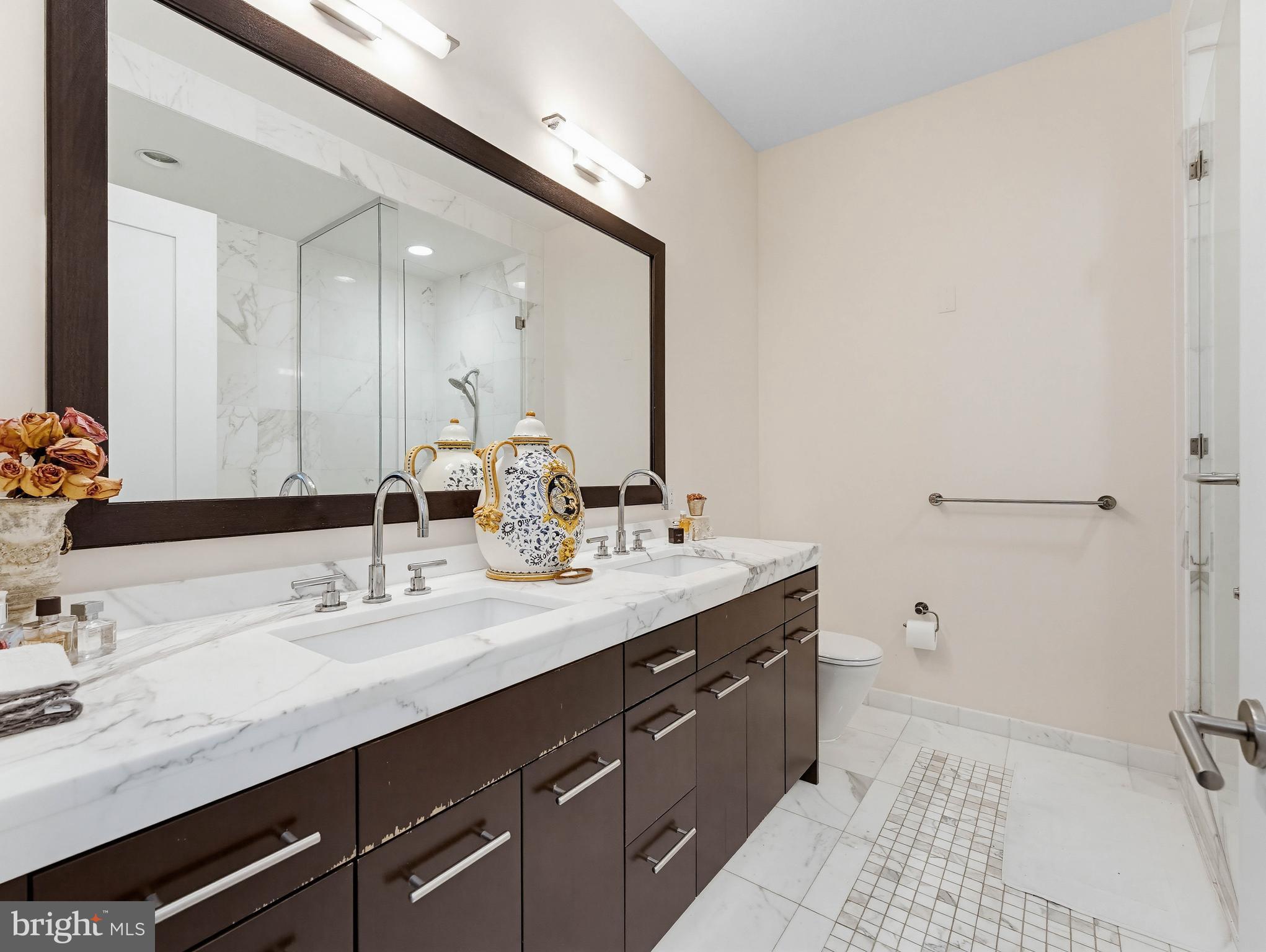 AVENUE OF THE ARTS - Residential