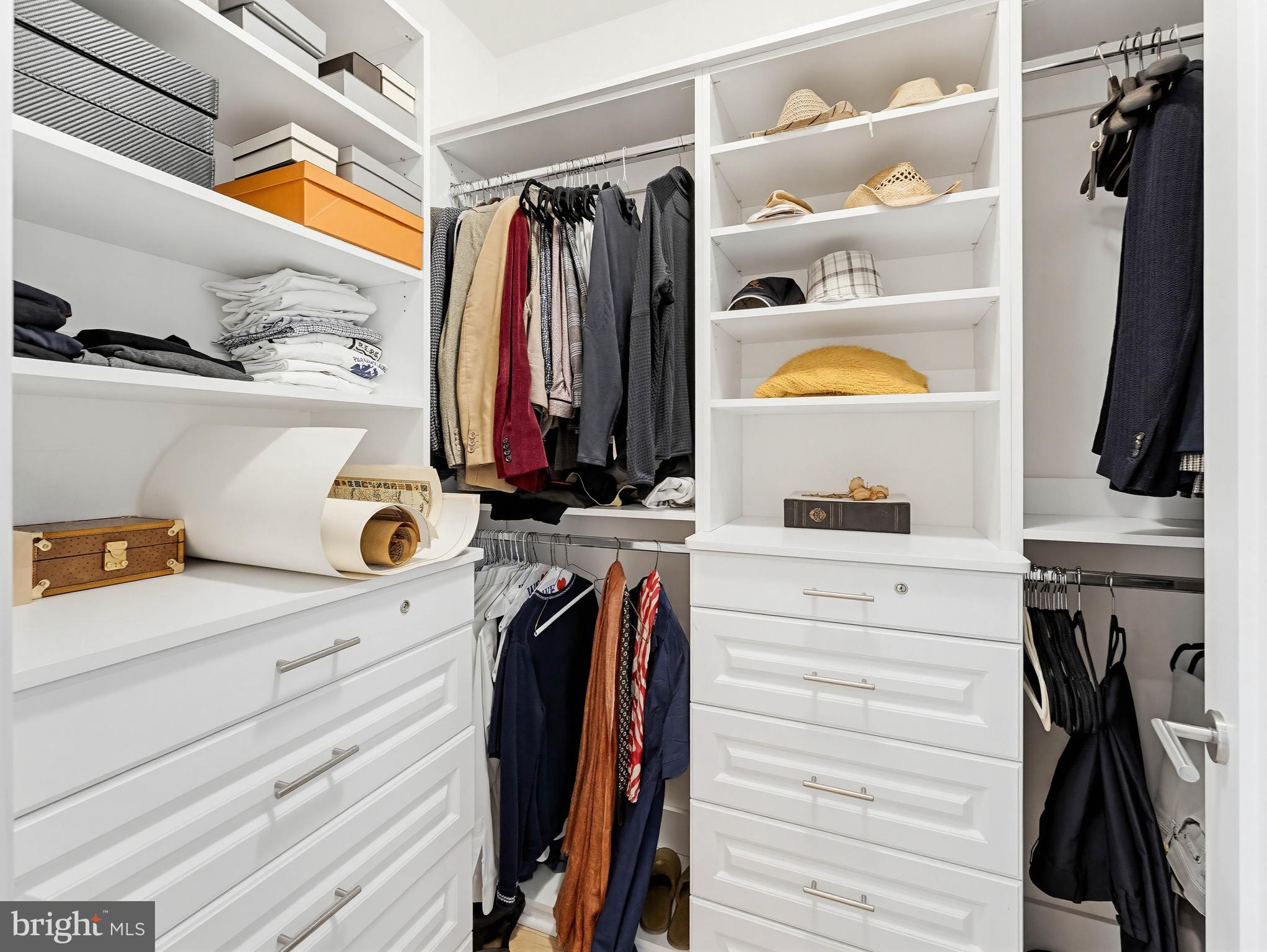 AVENUE OF THE ARTS - Residential