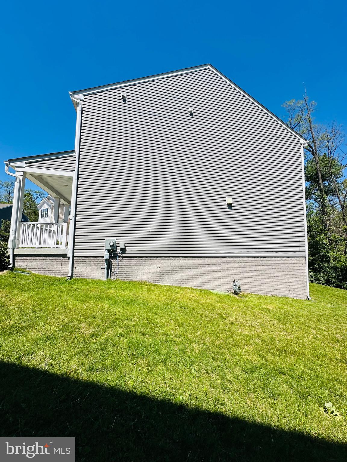 HILLSIDE MANOR - Residential