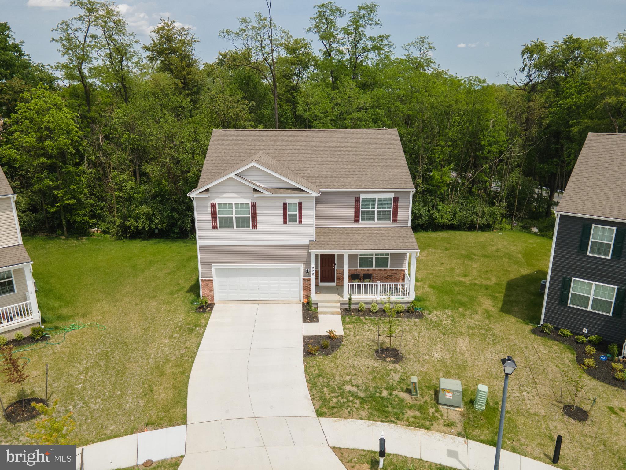 HILLSIDE MANOR - Residential