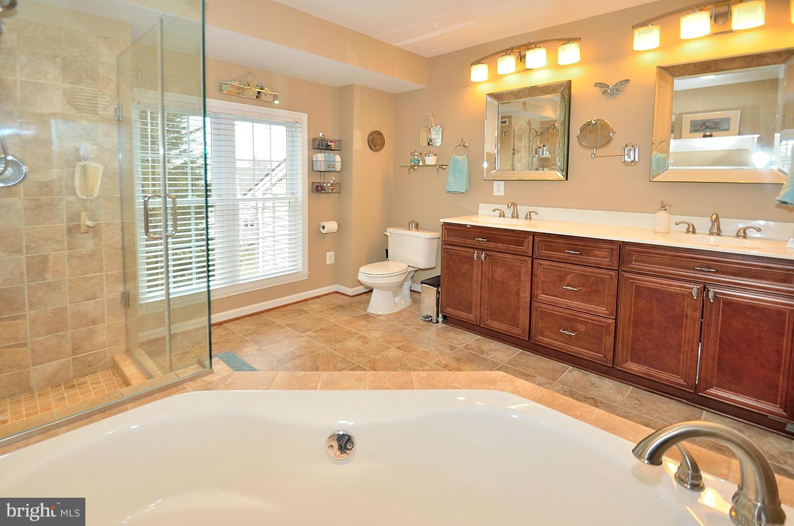 TRIPLE RIDGE - Residential