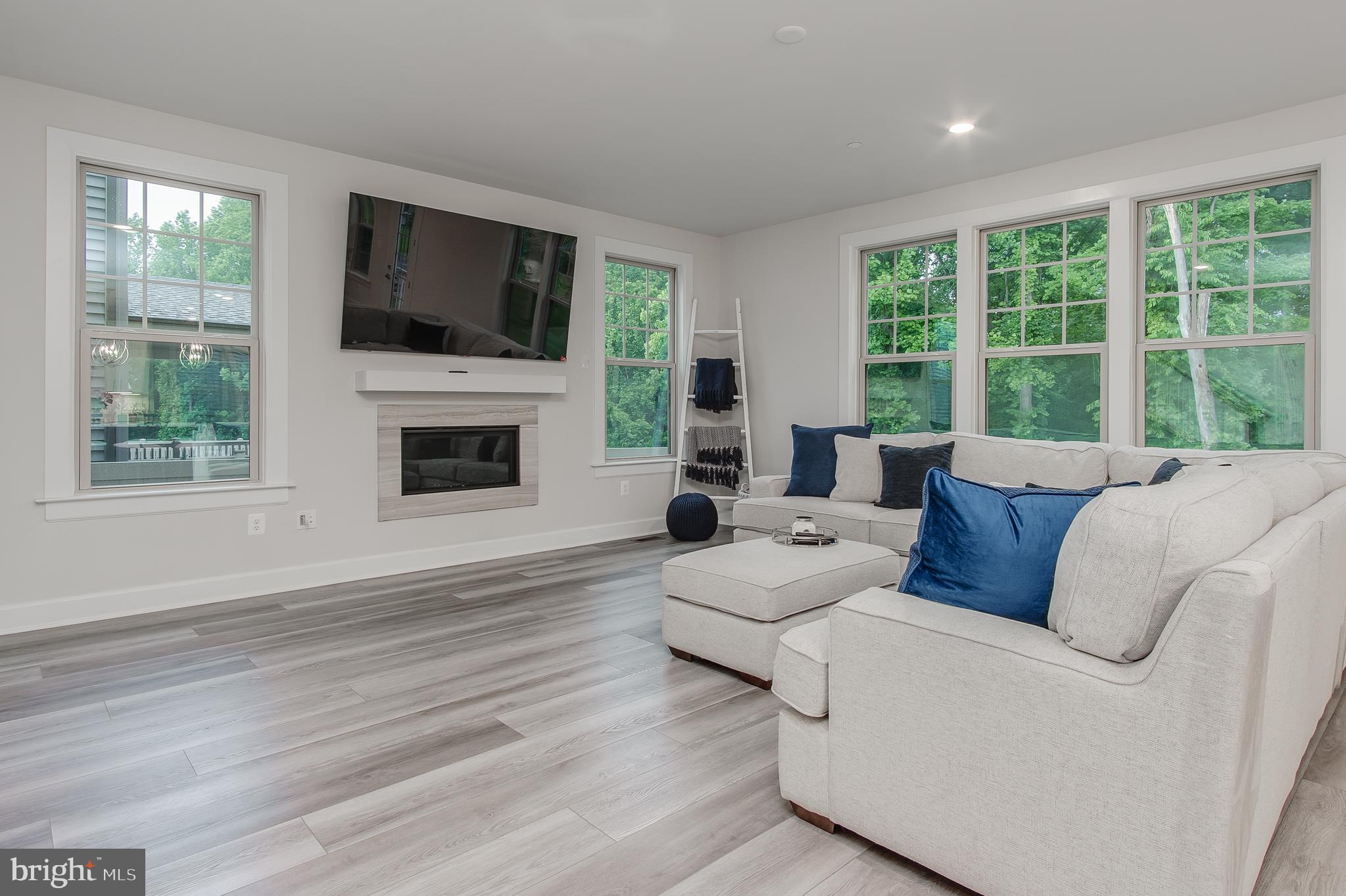 LAKE LINGANORE - Residential Lease