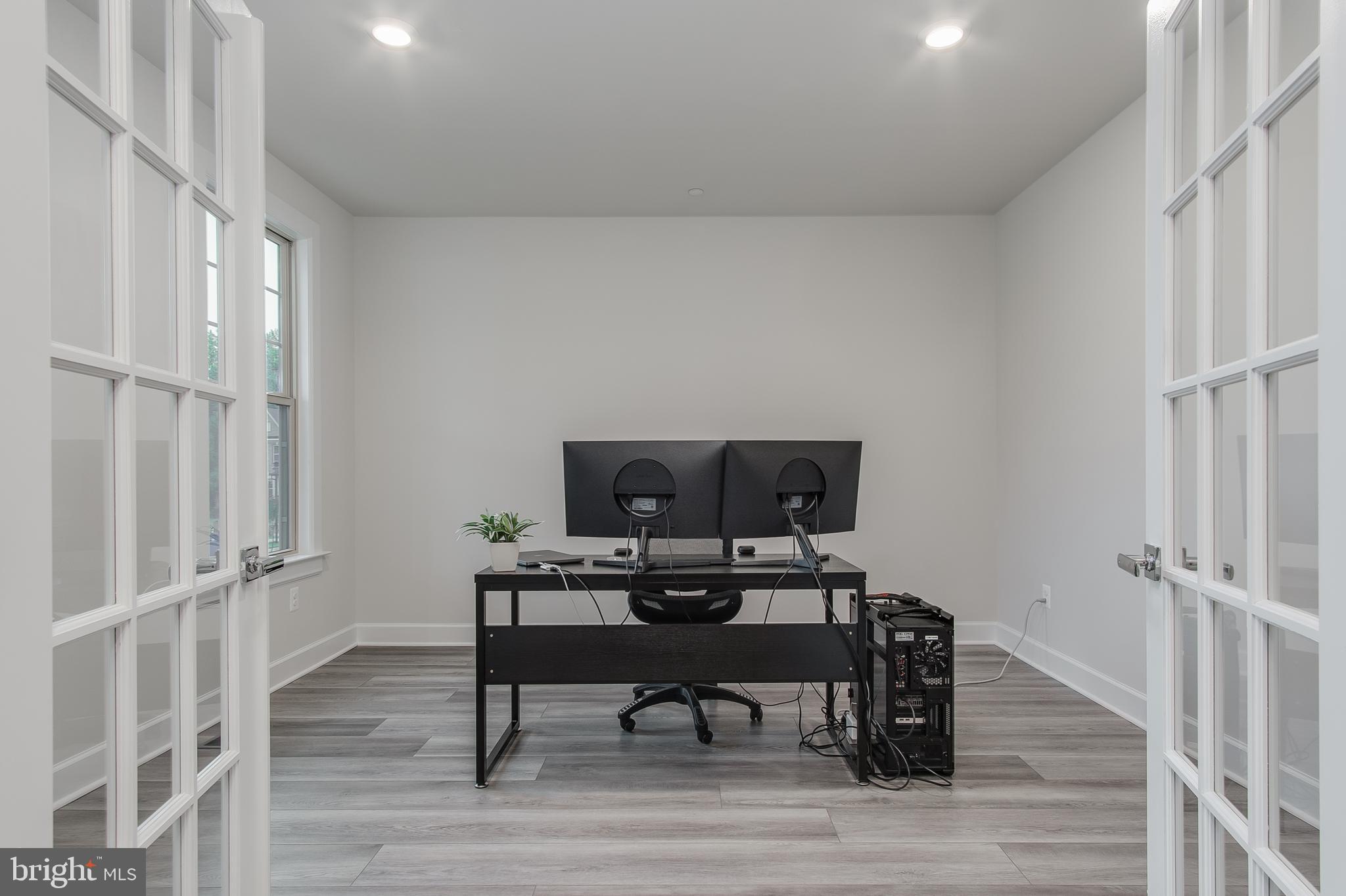 LAKE LINGANORE - Residential Lease