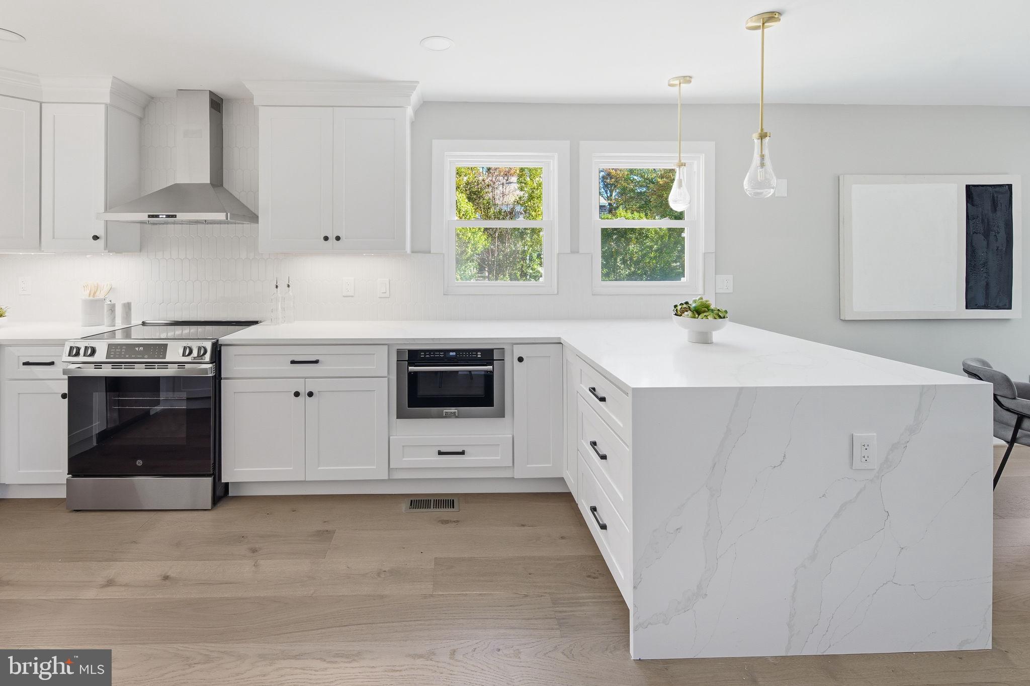 VIENNA OAKS - Residential