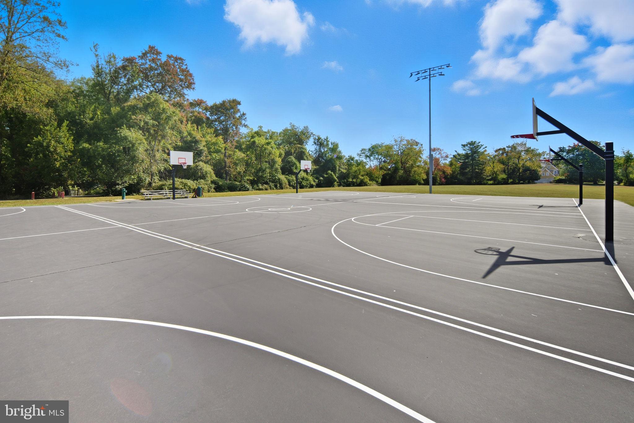 VIENNA OAKS - Residential