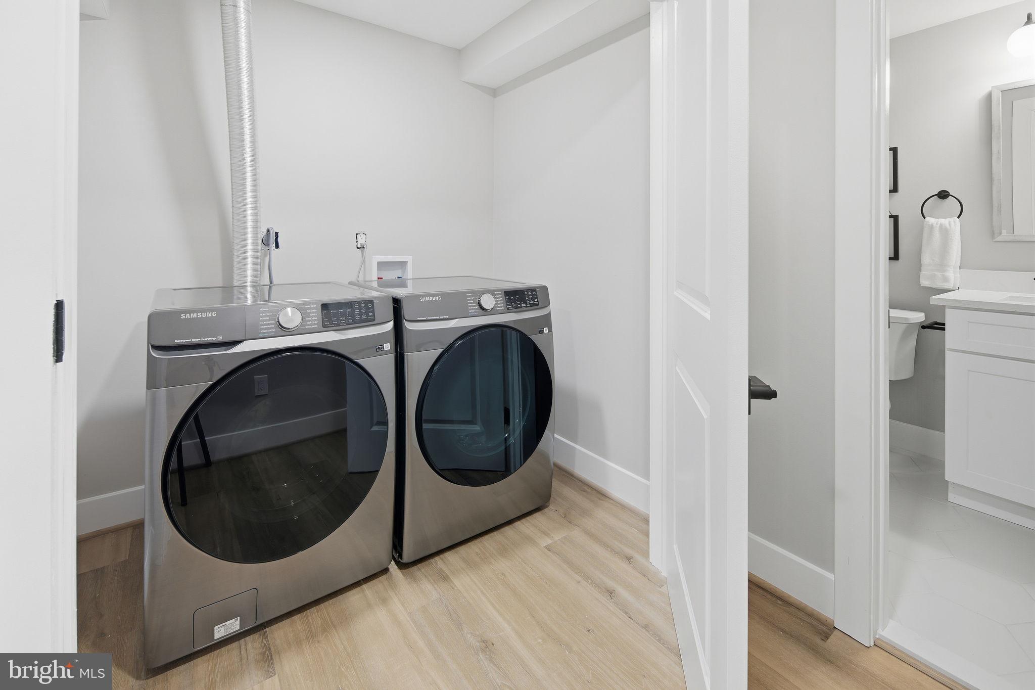 VIENNA OAKS - Residential