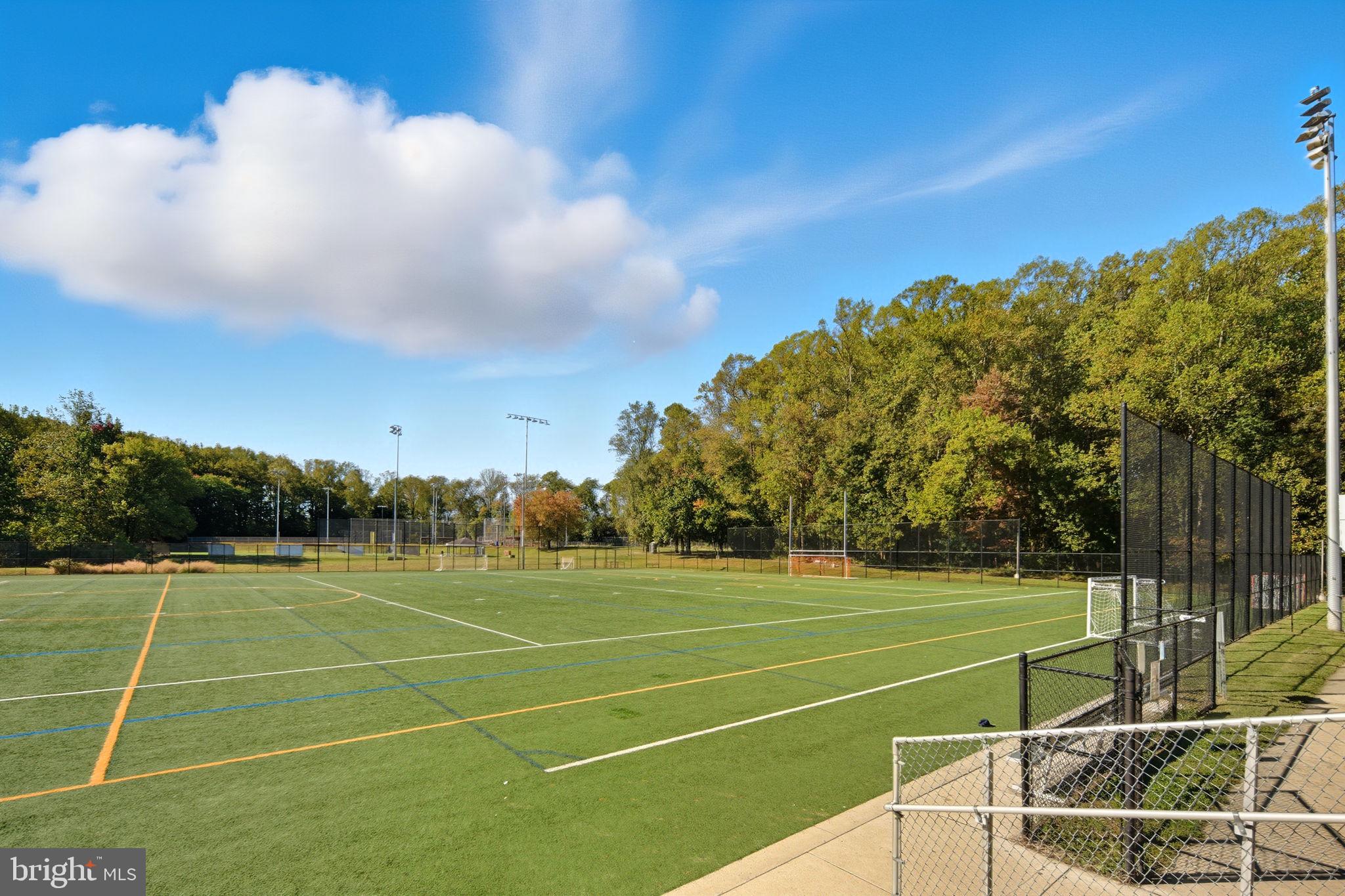 VIENNA OAKS - Residential