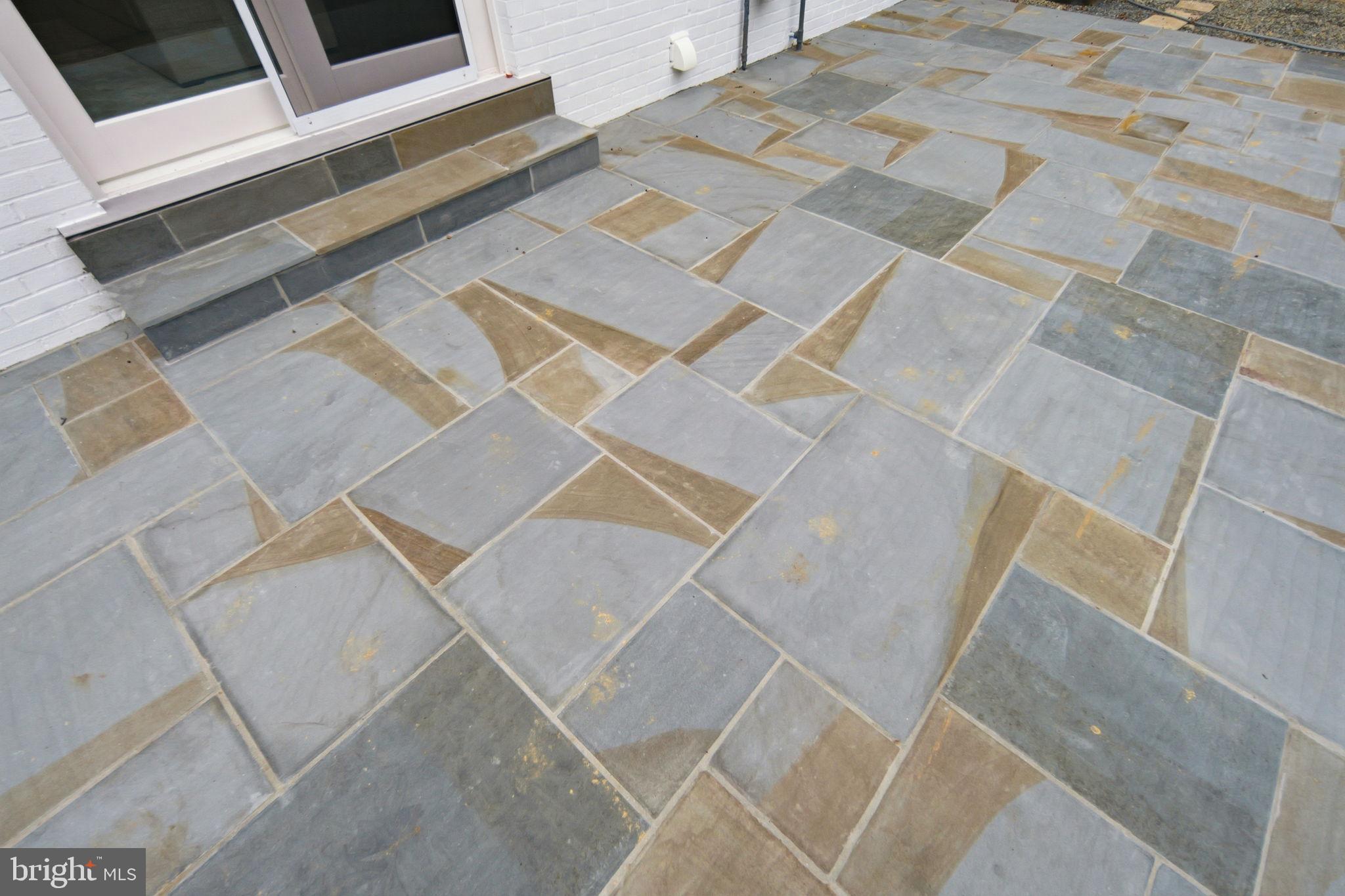 VIENNA OAKS - Residential