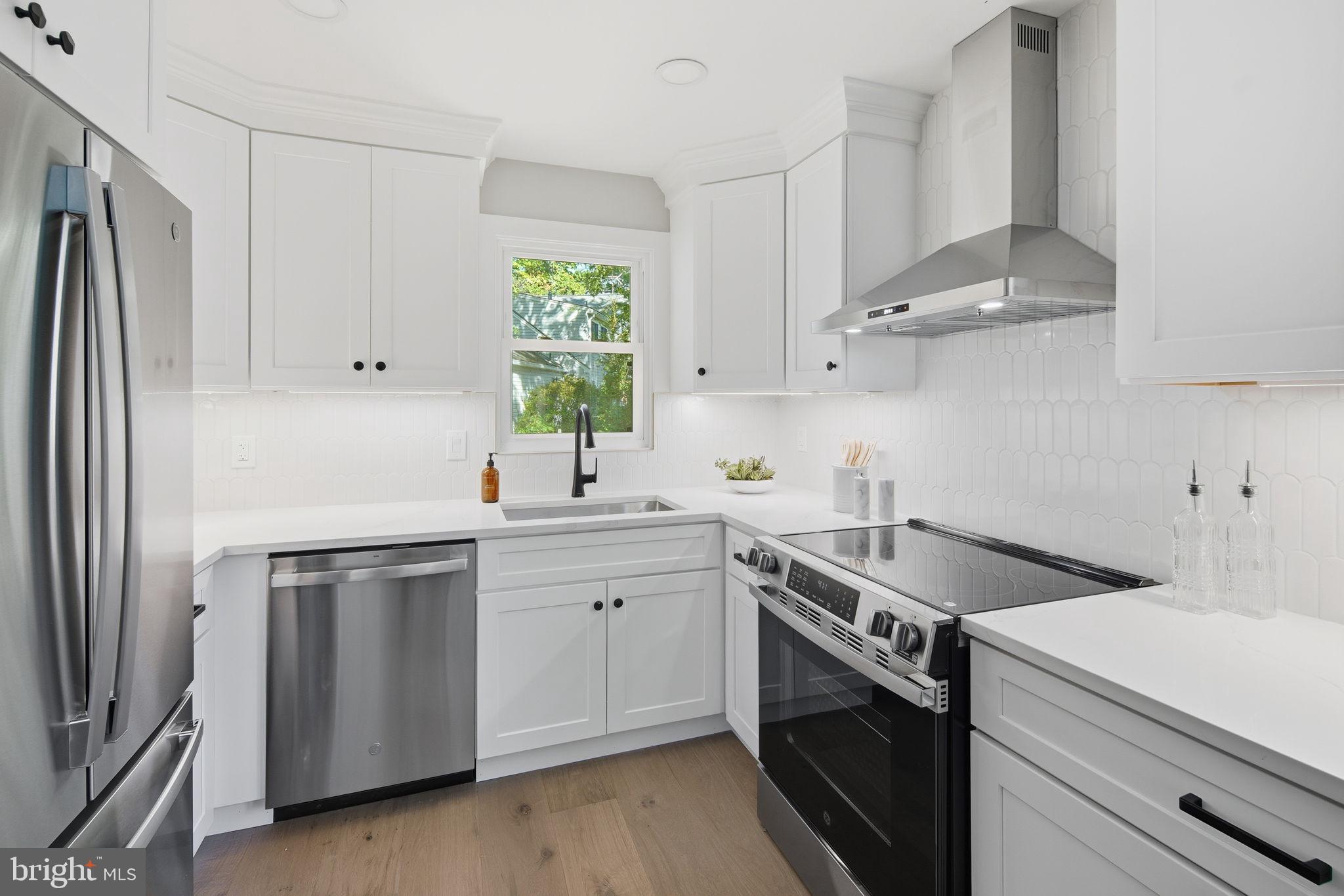 VIENNA OAKS - Residential