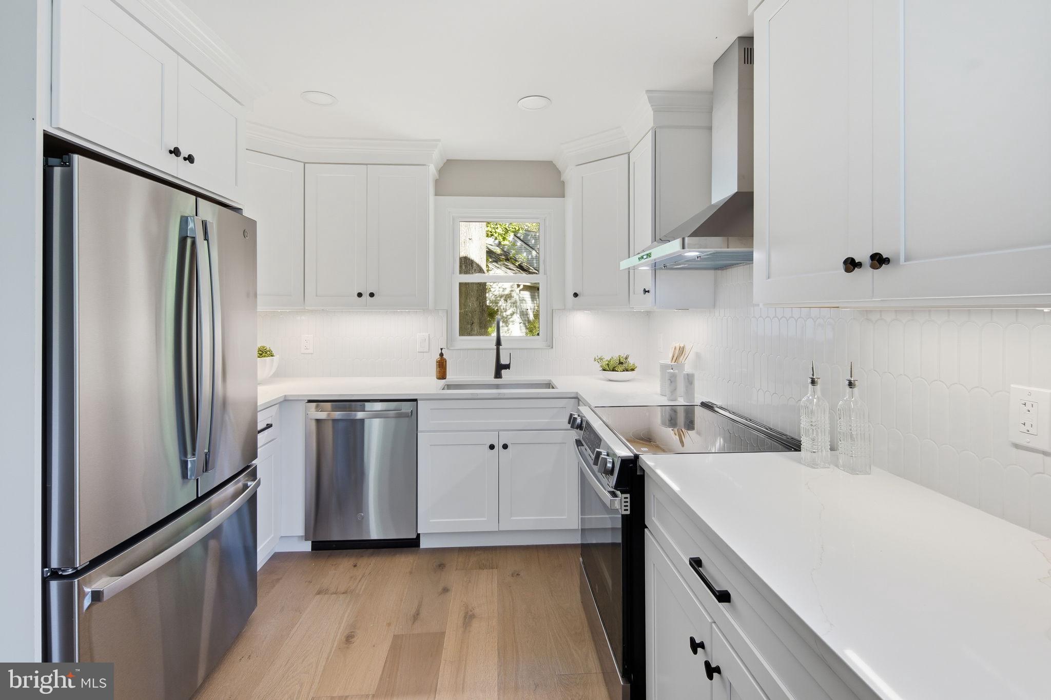 VIENNA OAKS - Residential