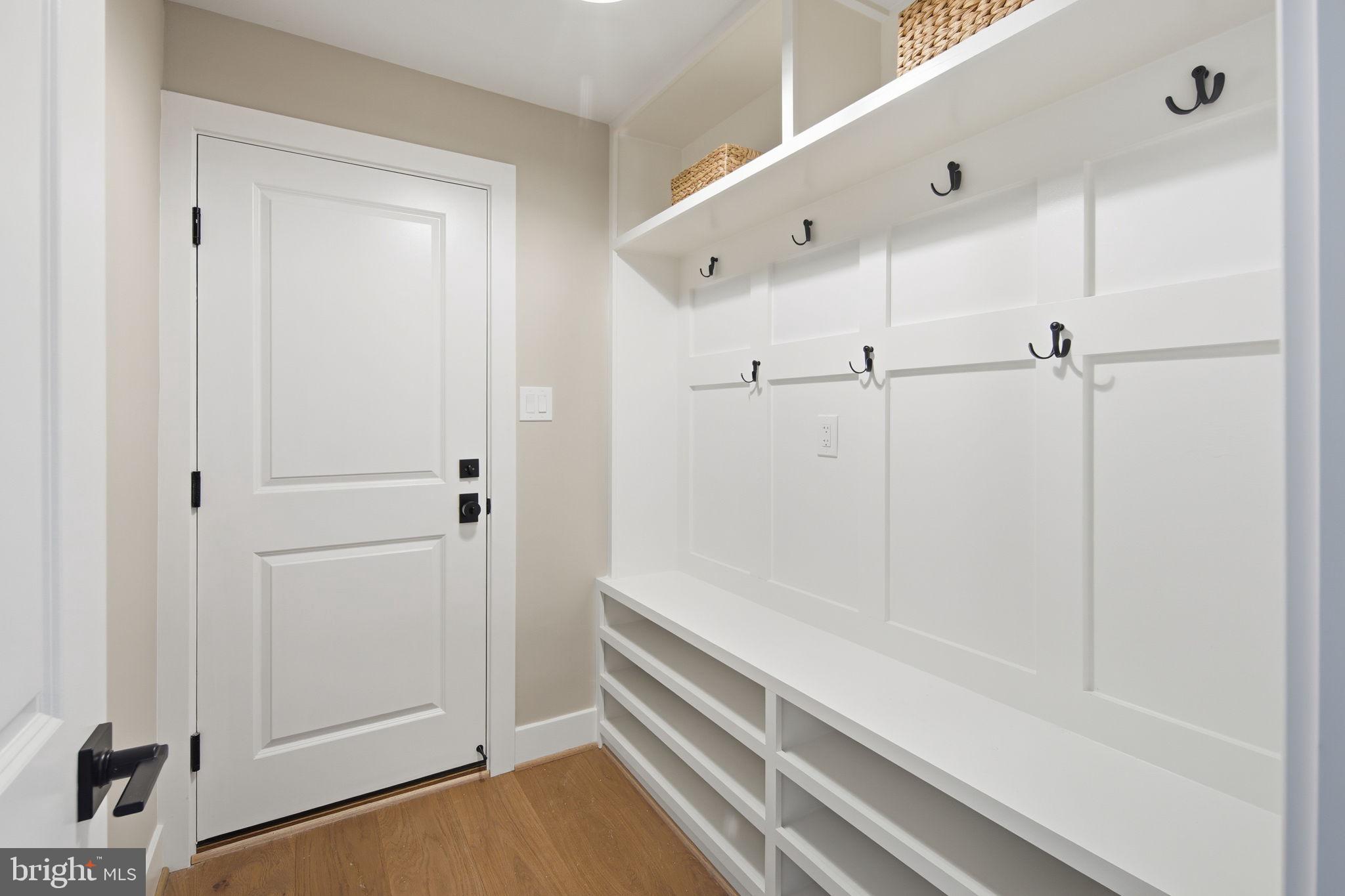 VIENNA OAKS - Residential