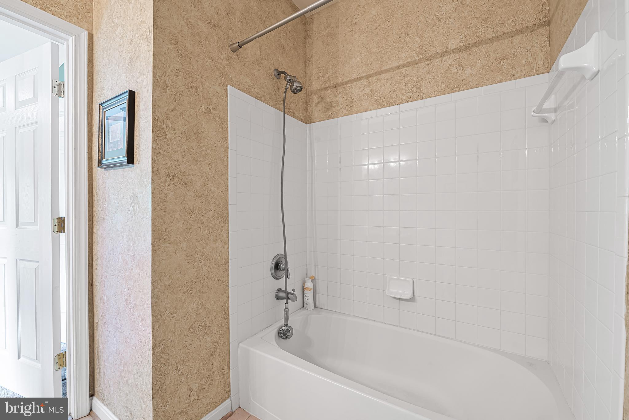 BOWIE TOWERS - Residential