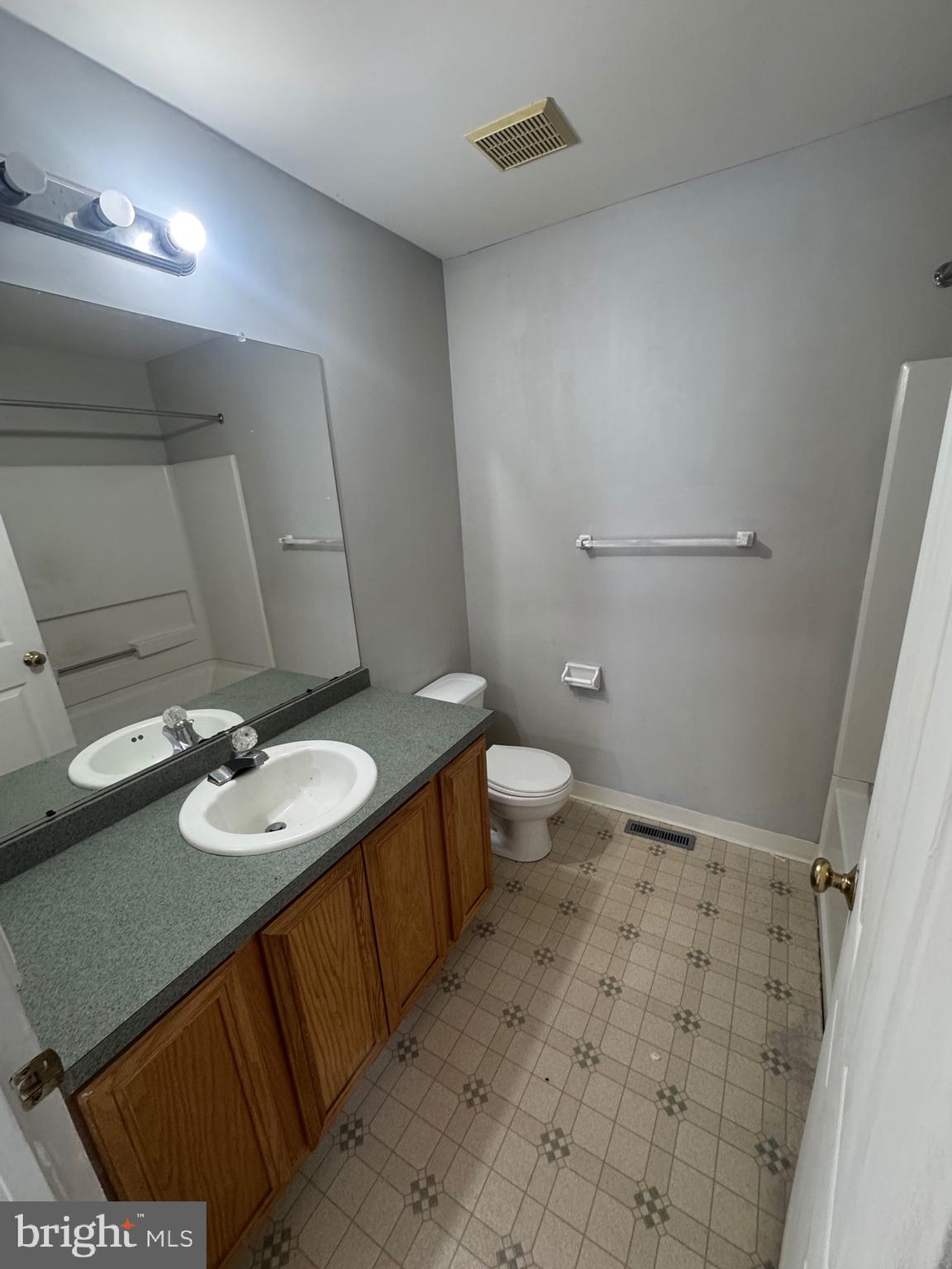 MILLBRANCH AT GREENLAWN - Residential Lease