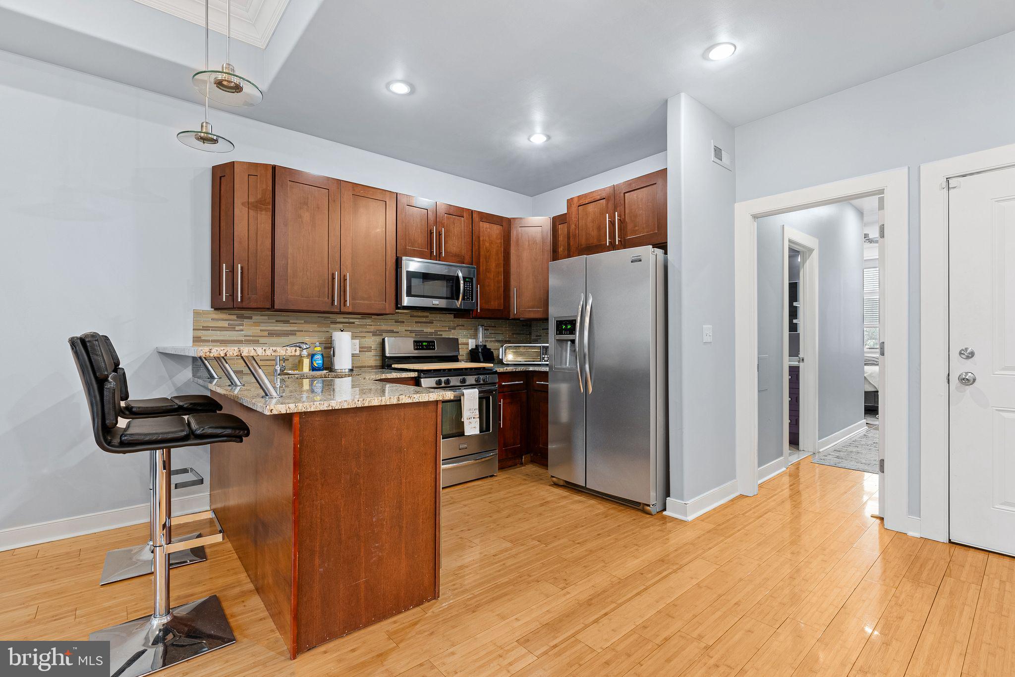 ART MUSEUM AREA - Residential Lease