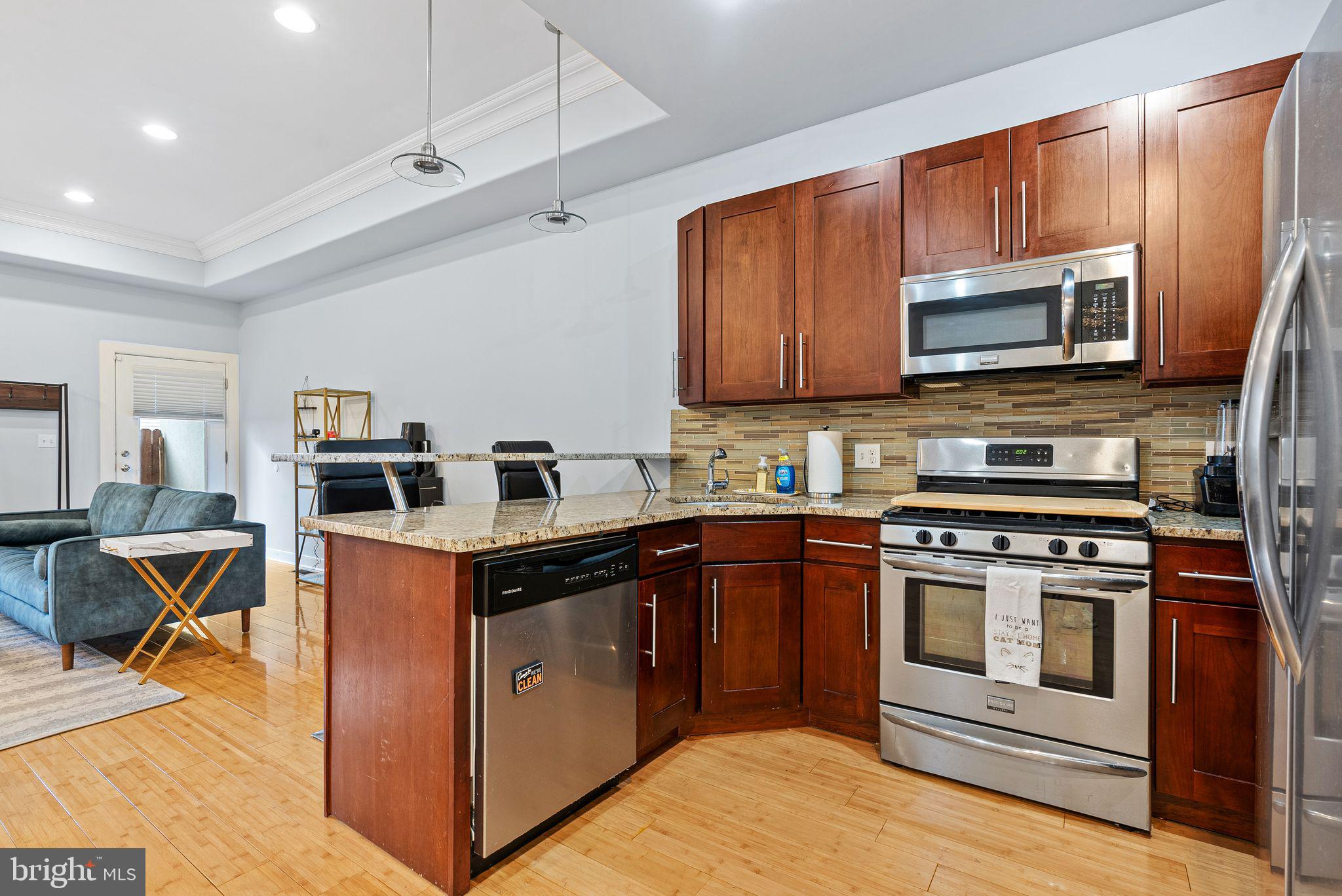 ART MUSEUM AREA - Residential Lease