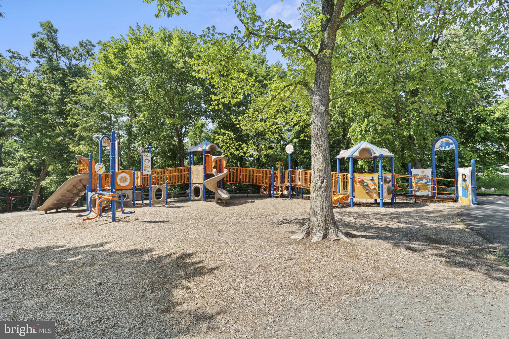 ASHBURN STATION - Residential