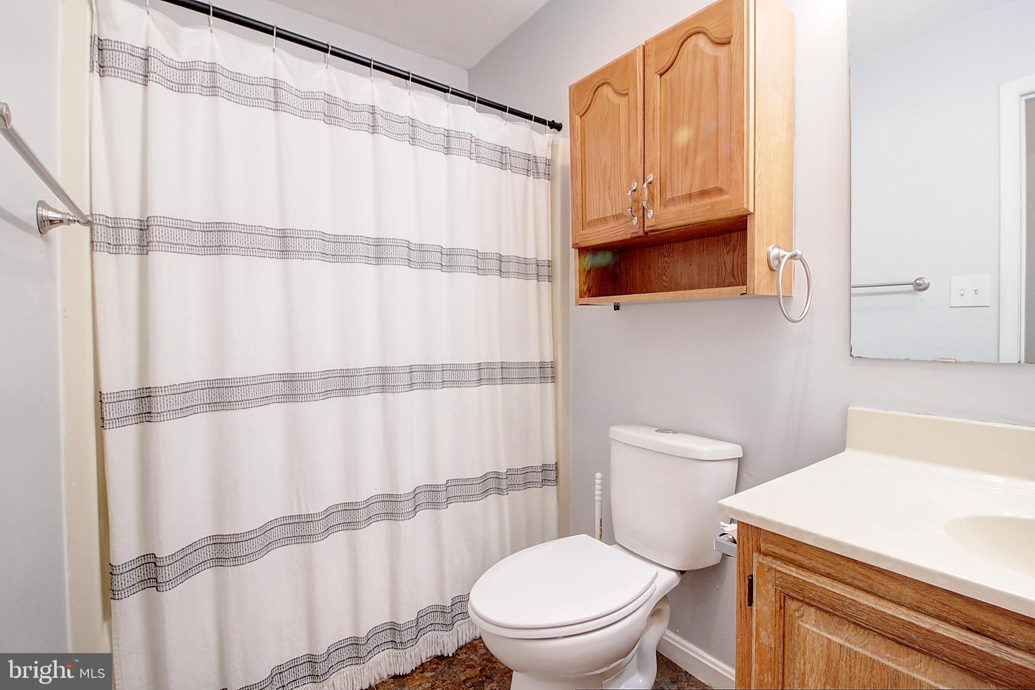 LAKE LINGANORE - Residential Lease