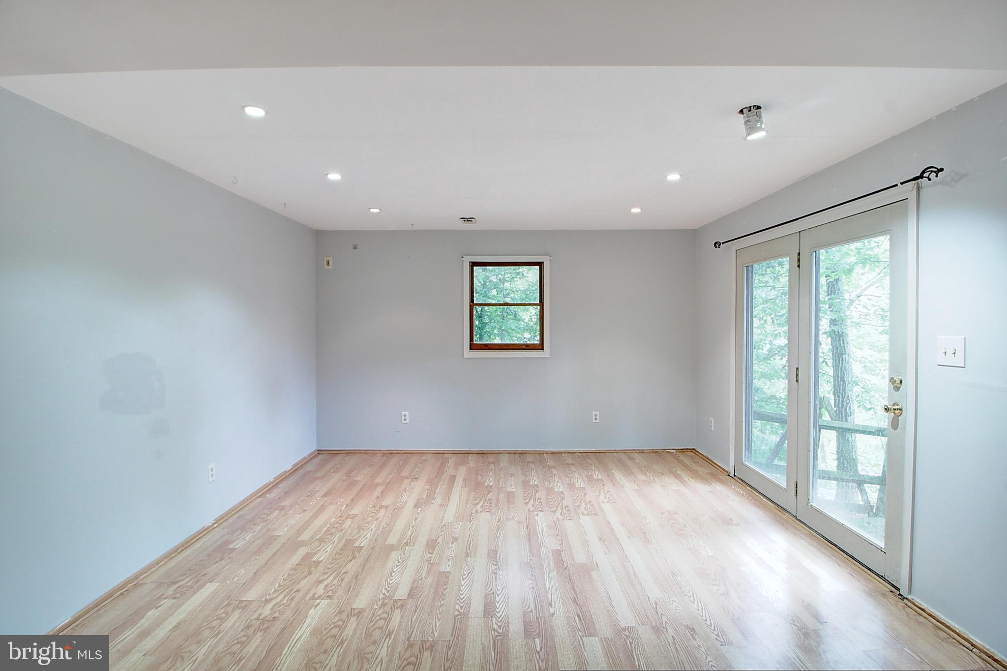 LAKE LINGANORE - Residential Lease