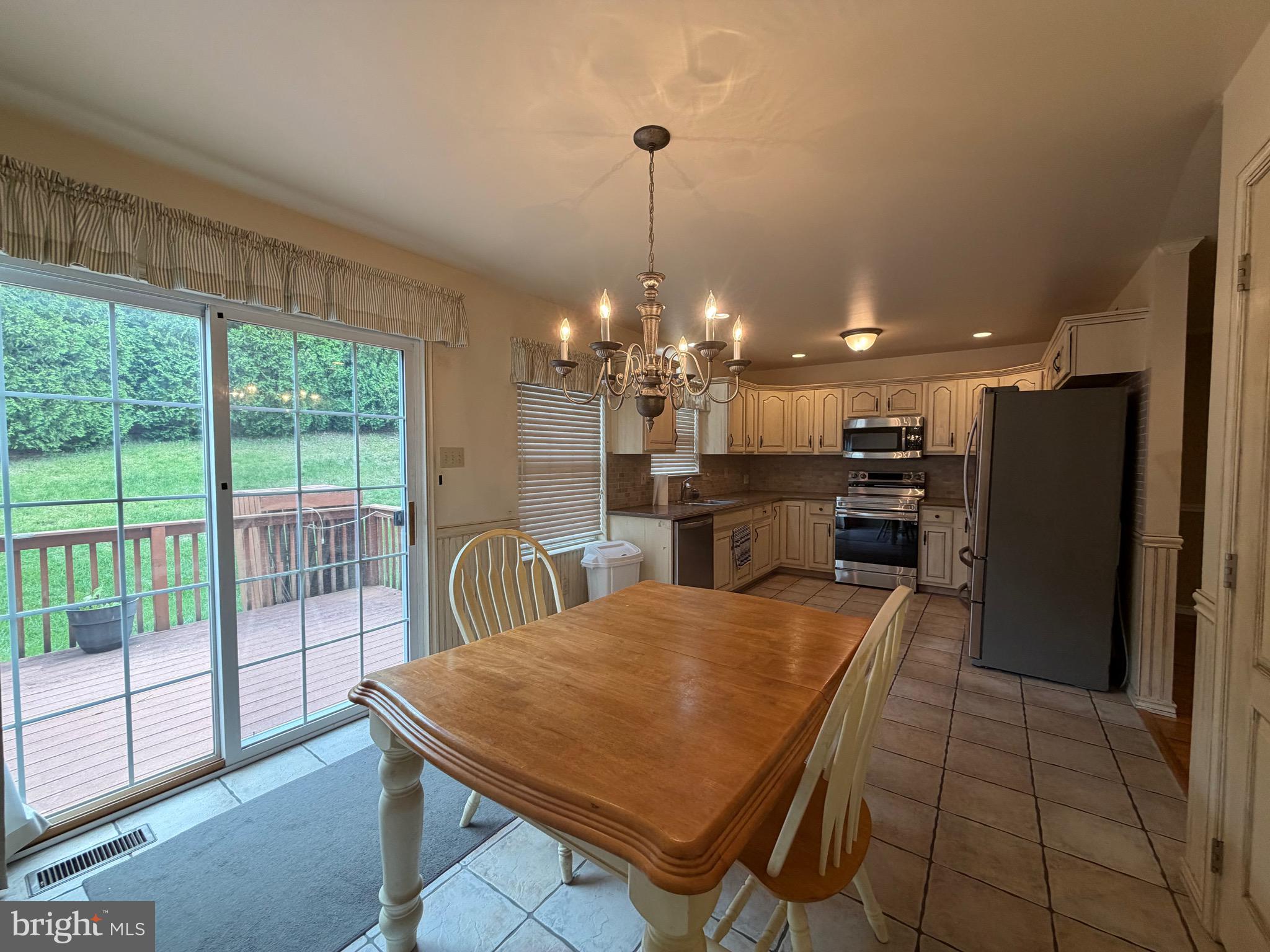 526 LANTERN GREEN WAY