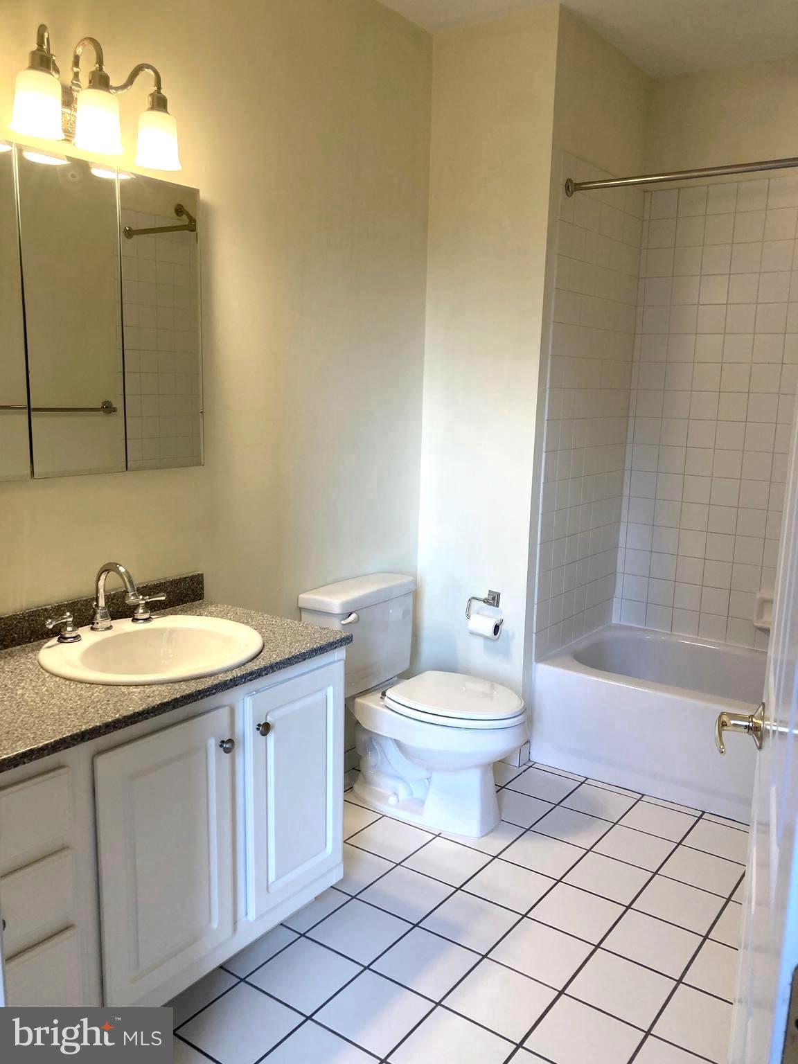 LOGAN SQUARE - Residential Lease