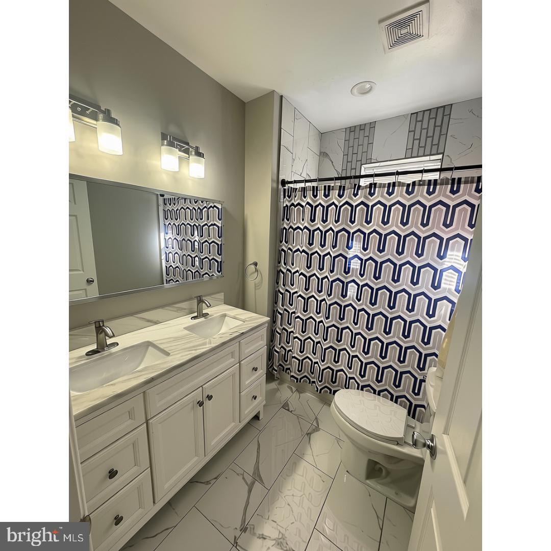 2528 N ELLAMONT STREET
