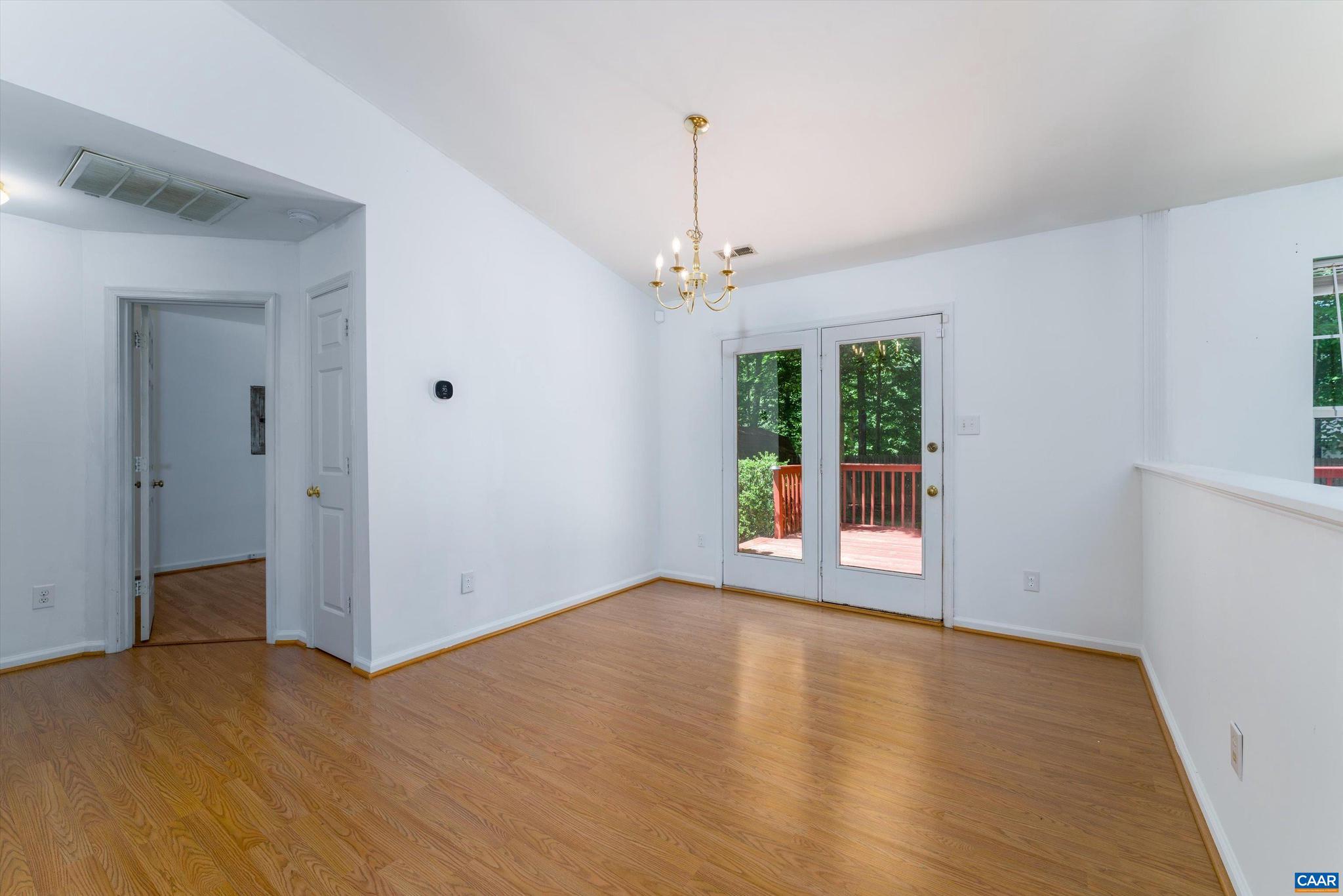 LAKE MONTICELLO - Residential