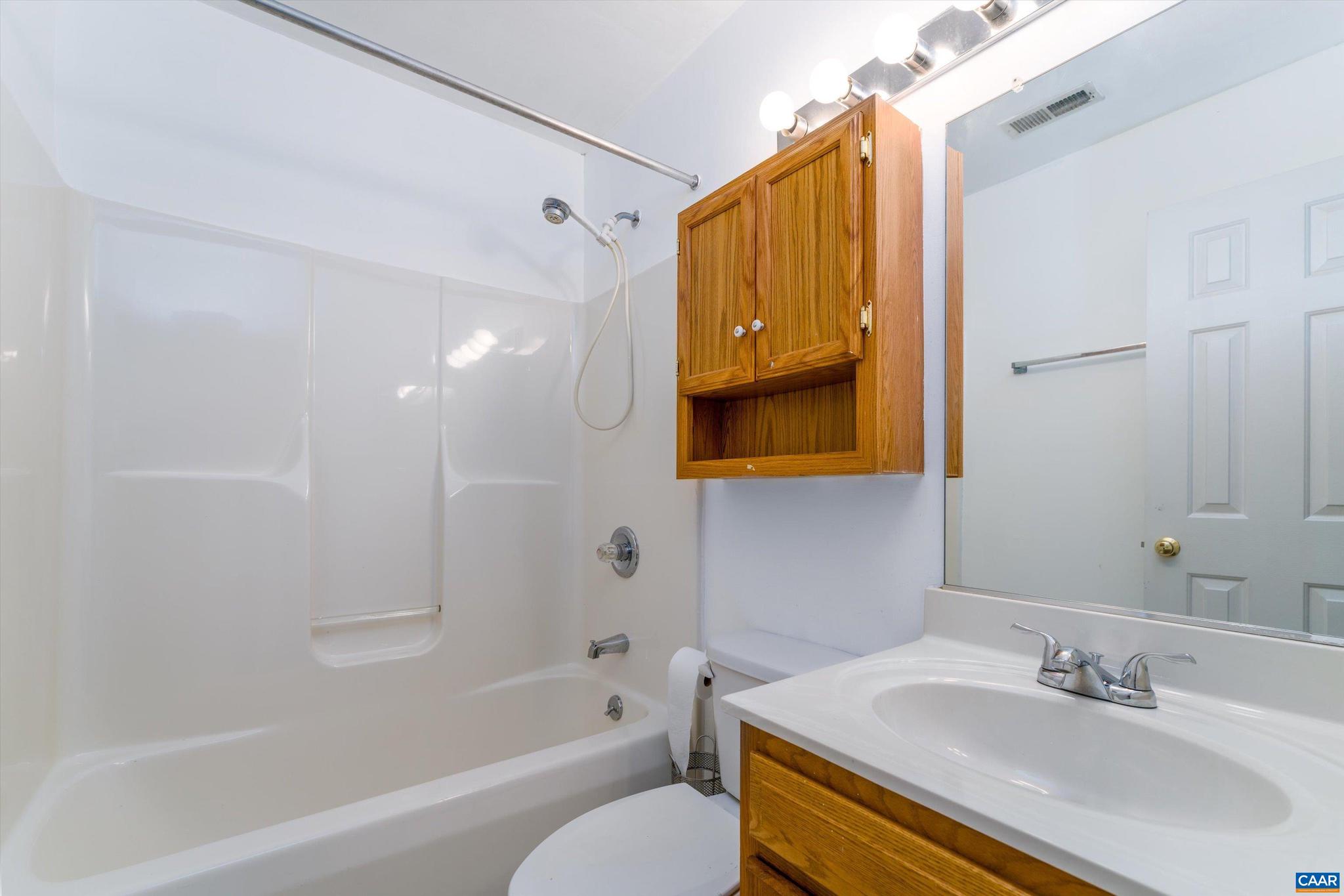 LAKE MONTICELLO - Residential