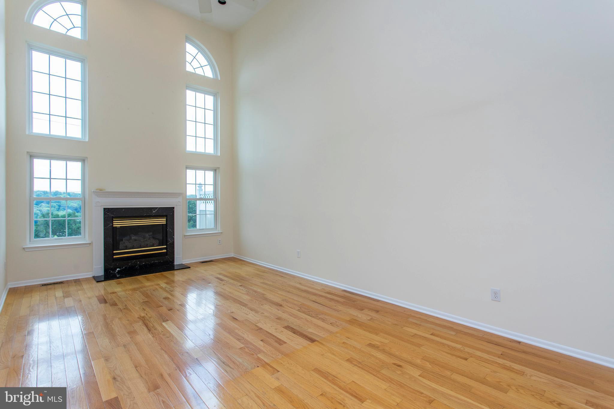 REBEL HILL - Residential