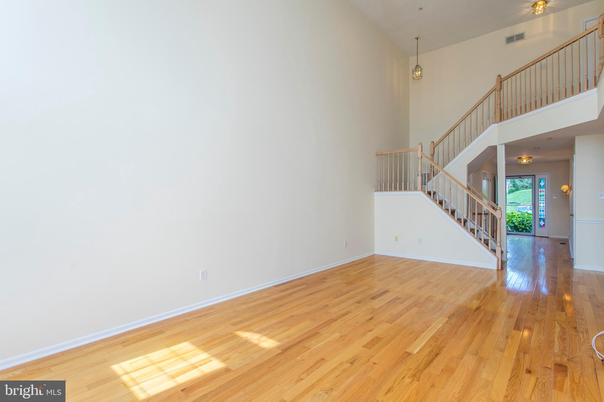 REBEL HILL - Residential