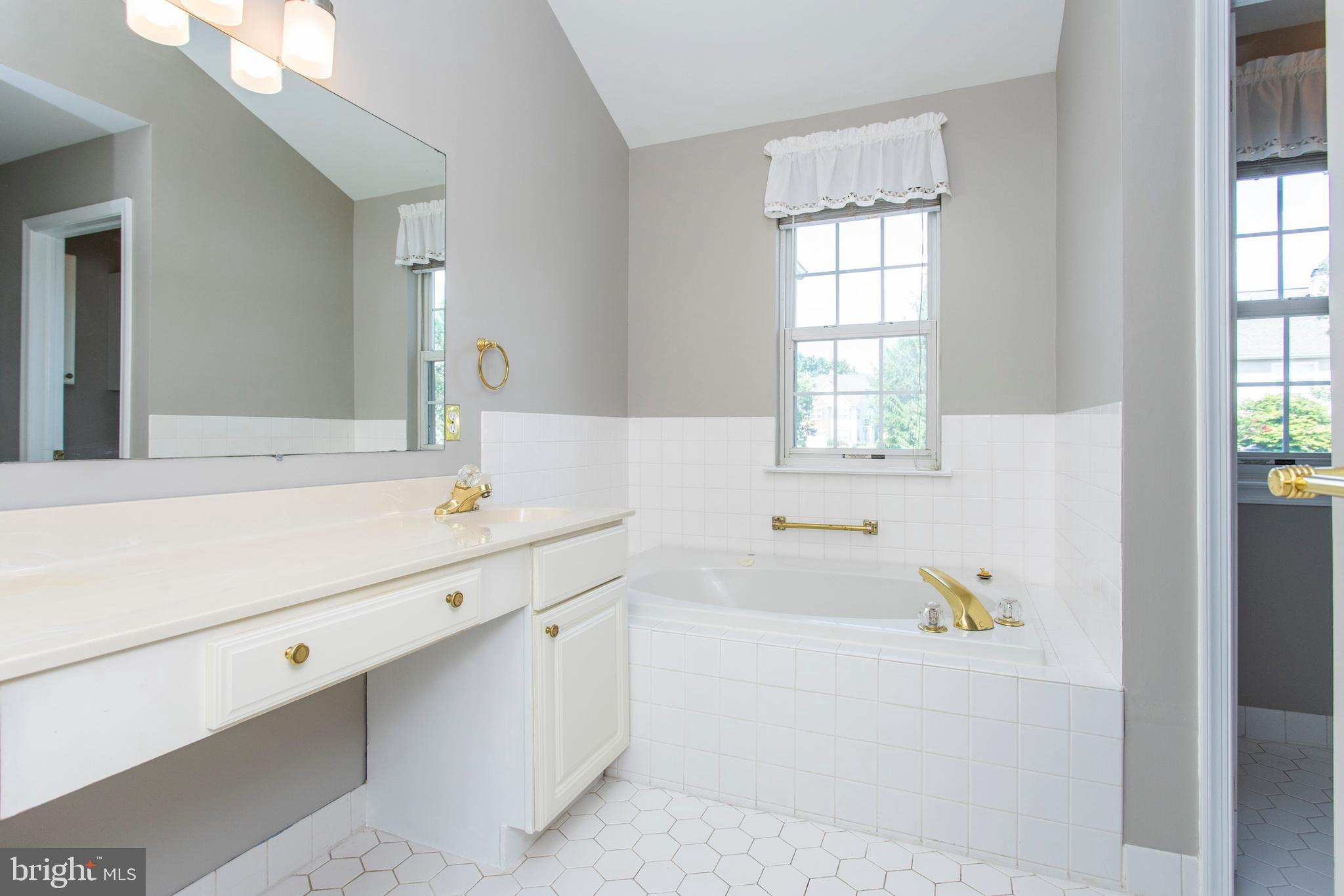 REBEL HILL - Residential