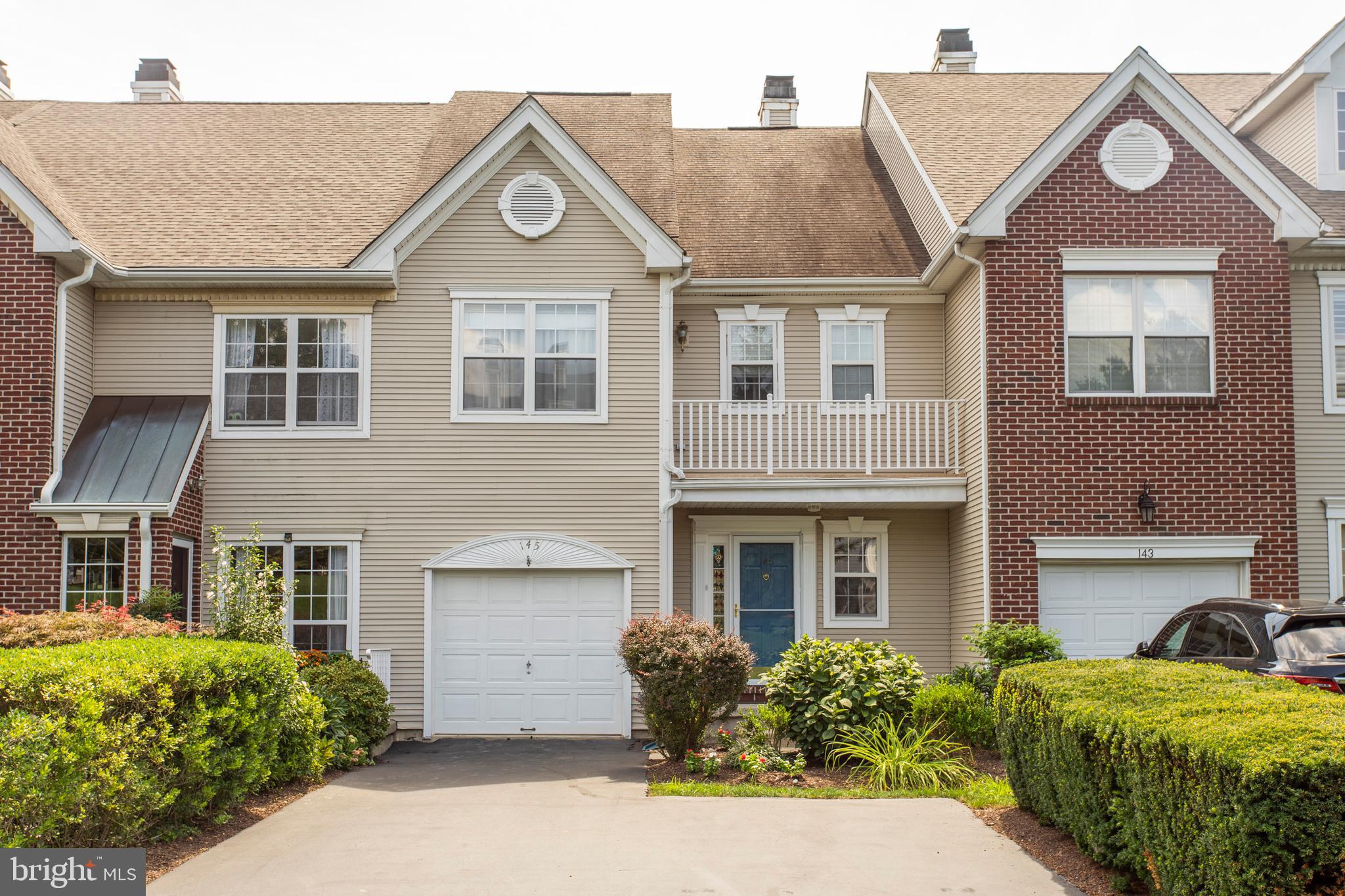 REBEL HILL - Residential