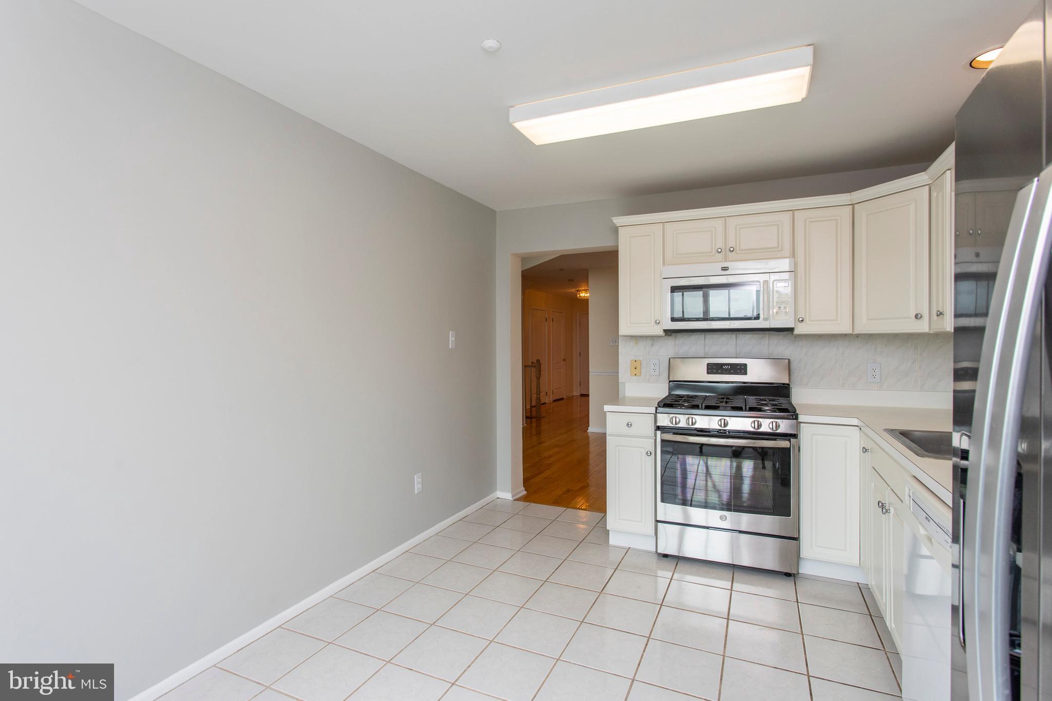 REBEL HILL - Residential